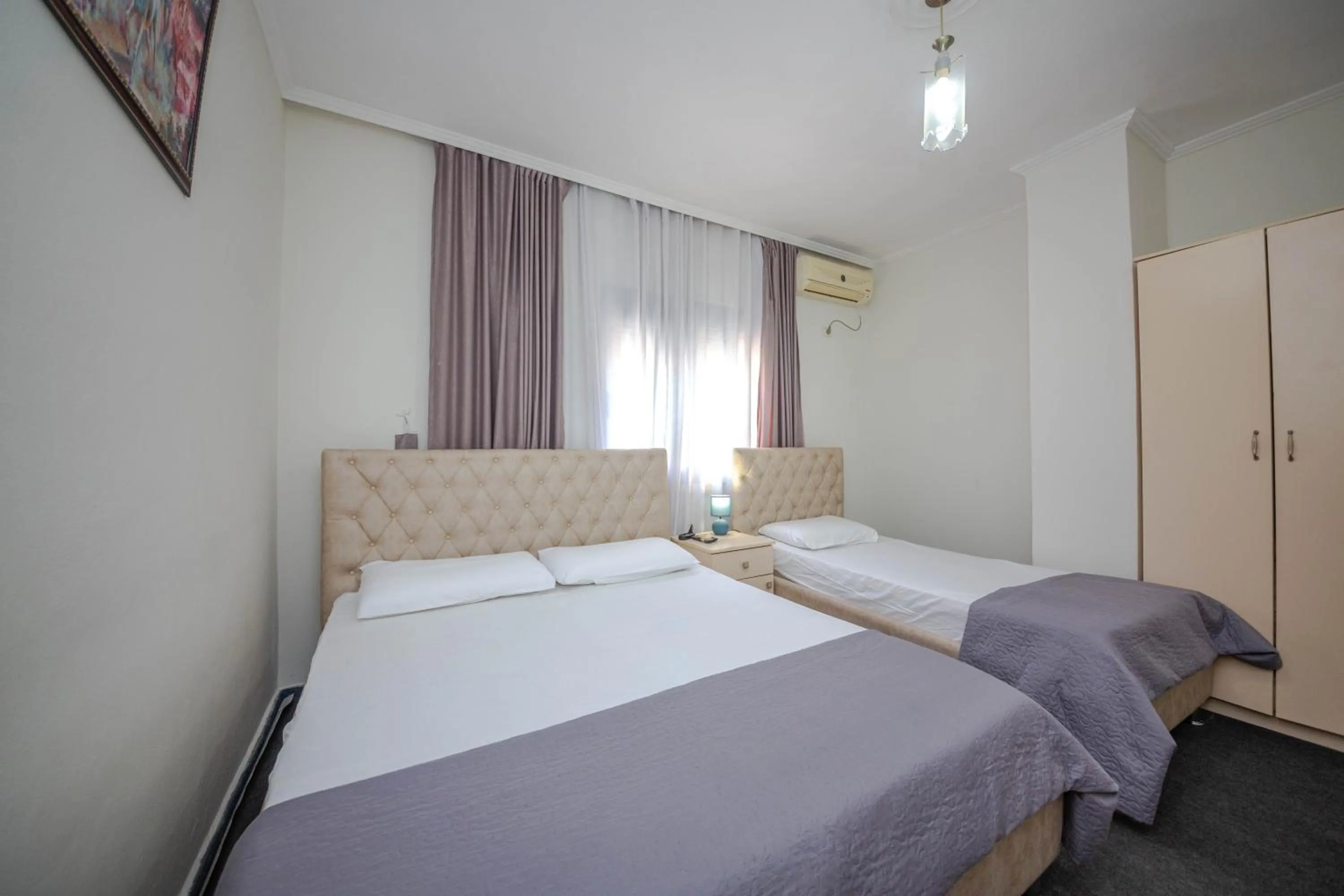 Bedroom, Bed in Hotel 3A