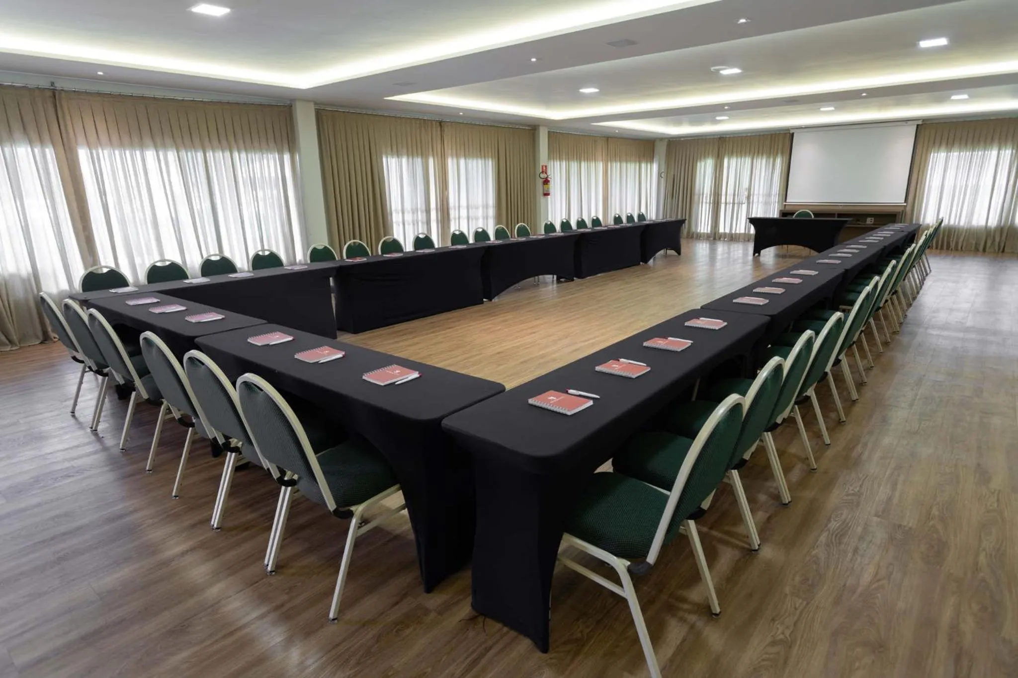 Meeting/conference room in Complexo Eco Cataratas Resort by SJ