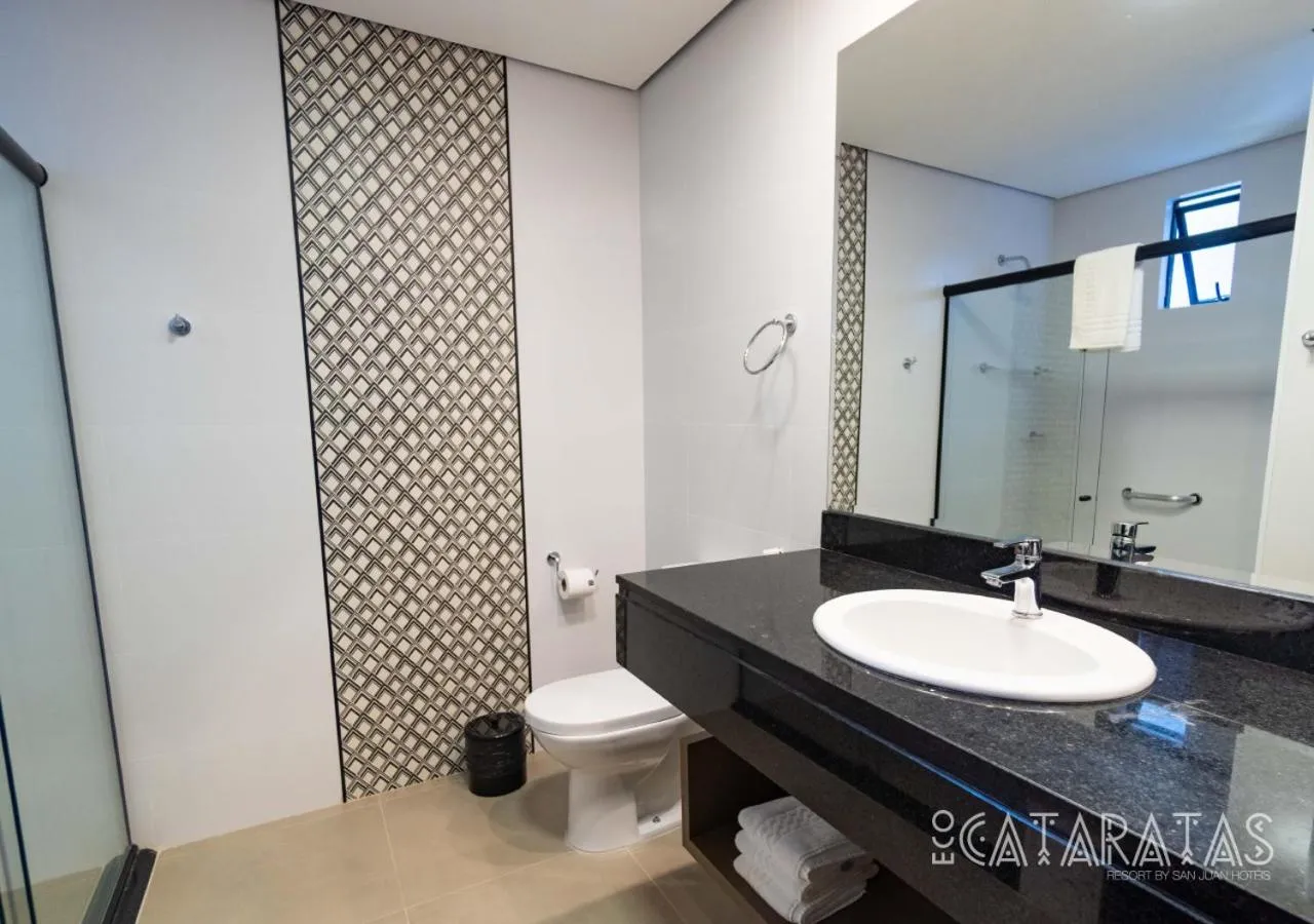 Bathroom in Complexo Eco Cataratas Resort by SJ