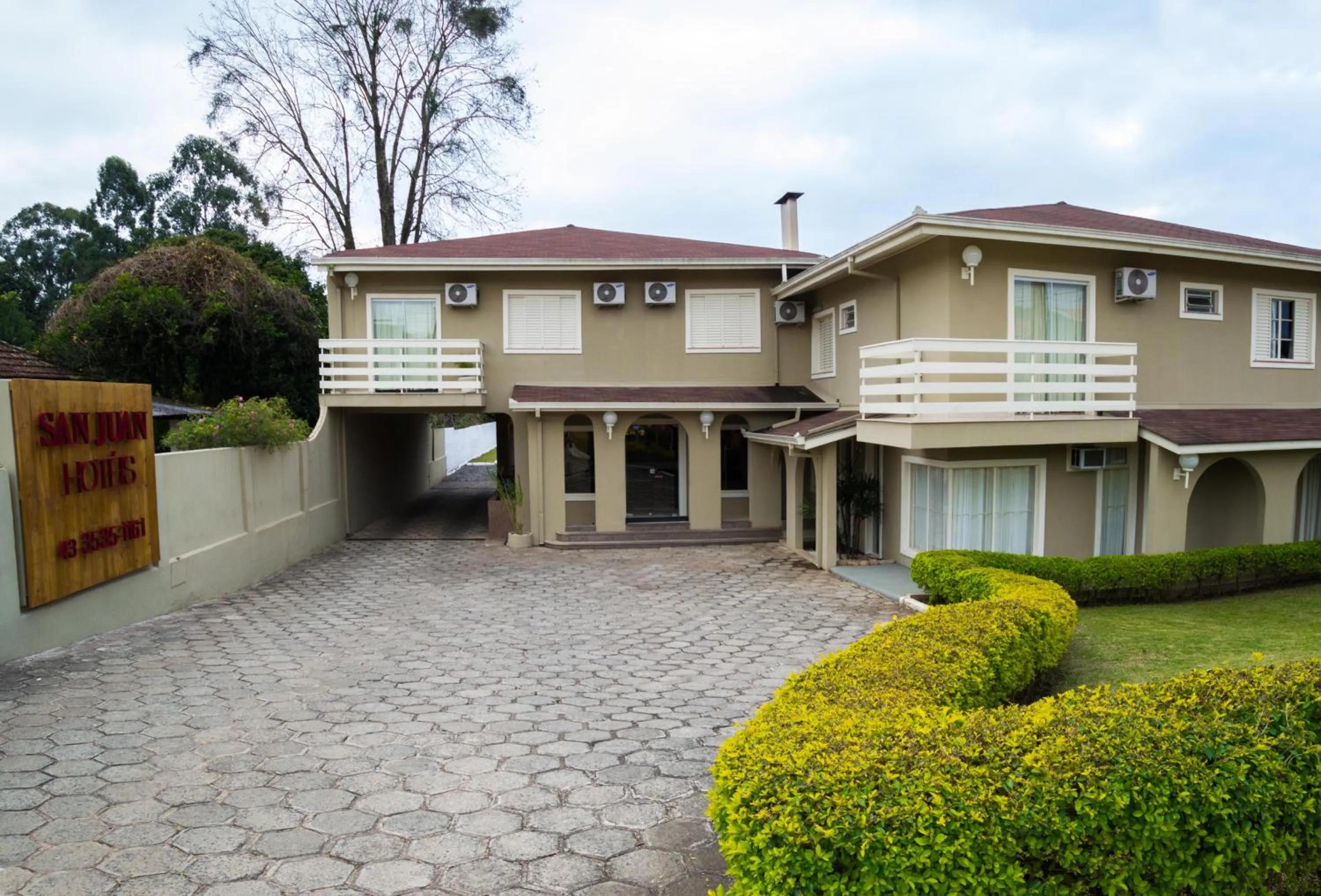 Facade/entrance in SJ Jaguariaíva - San Juan Jaguariaíva