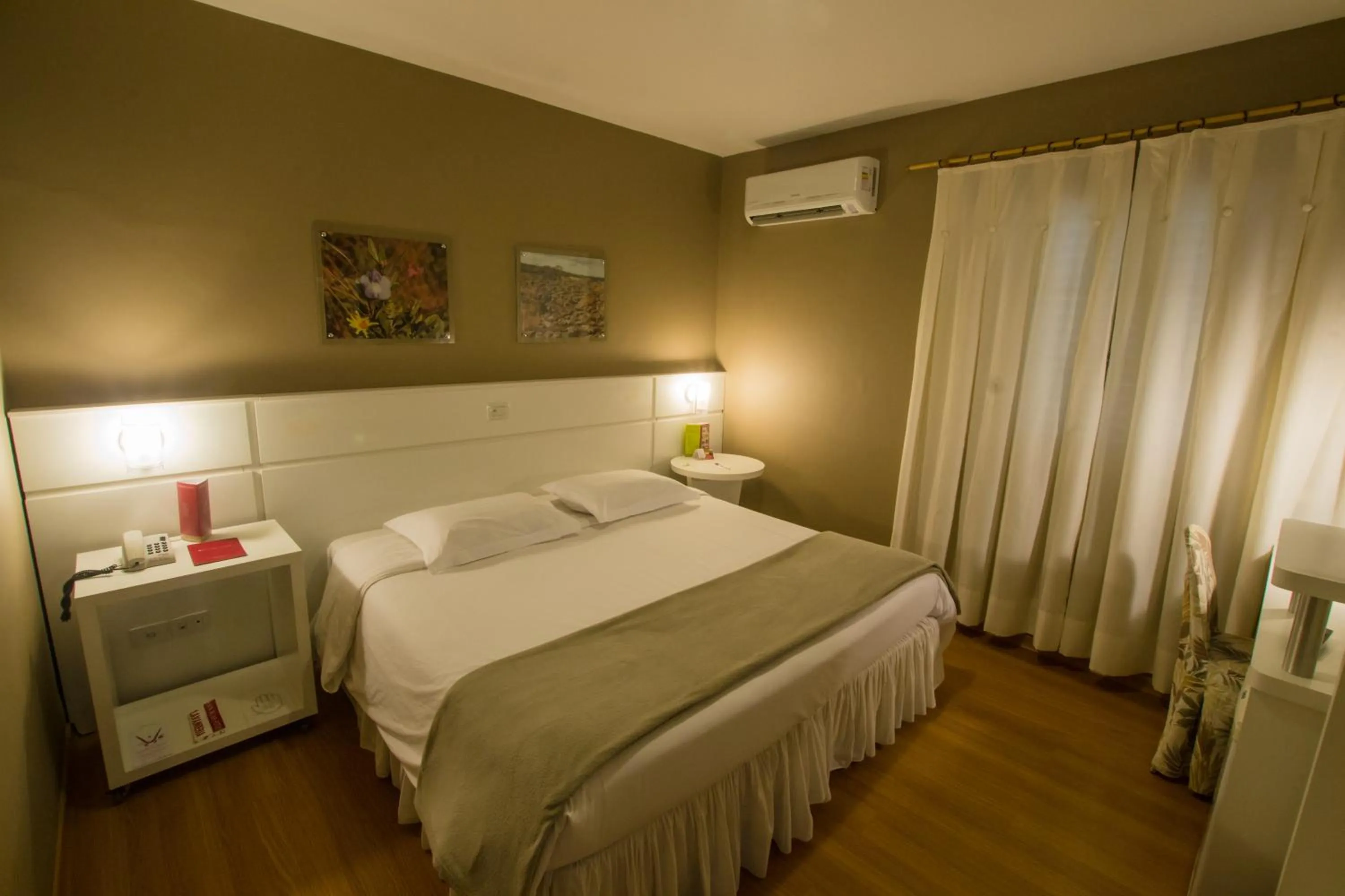 Toilet, Bed in SJ Jaguariaíva - San Juan Jaguariaíva