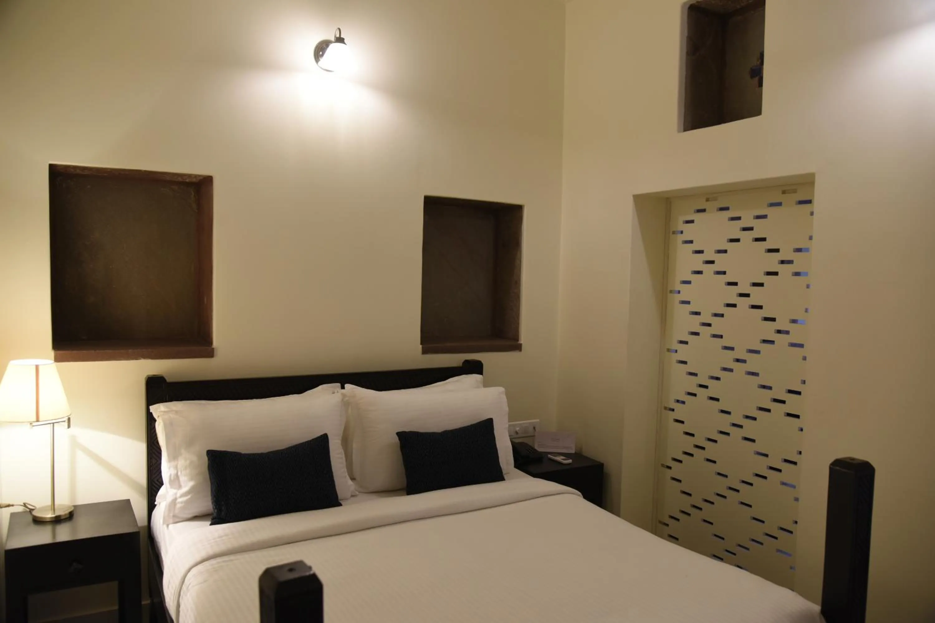 Junior Suite - single occupancy in Baijoo Niwas