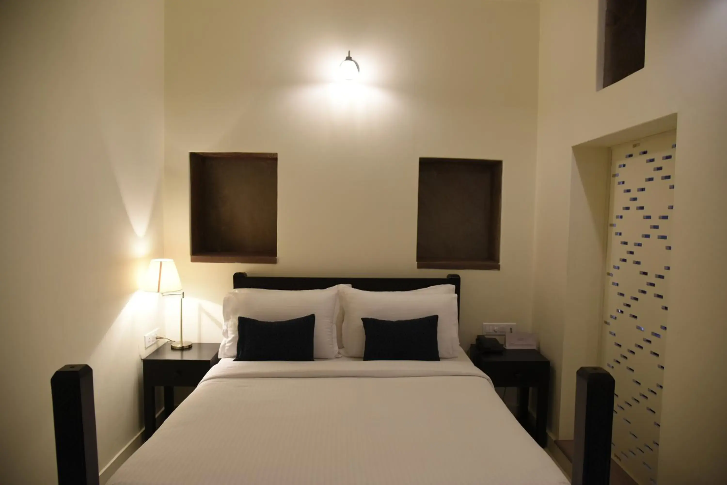 Junior Suite - single occupancy in Baijoo Niwas Junior Suite - single occupancy in Baijoo Niwas