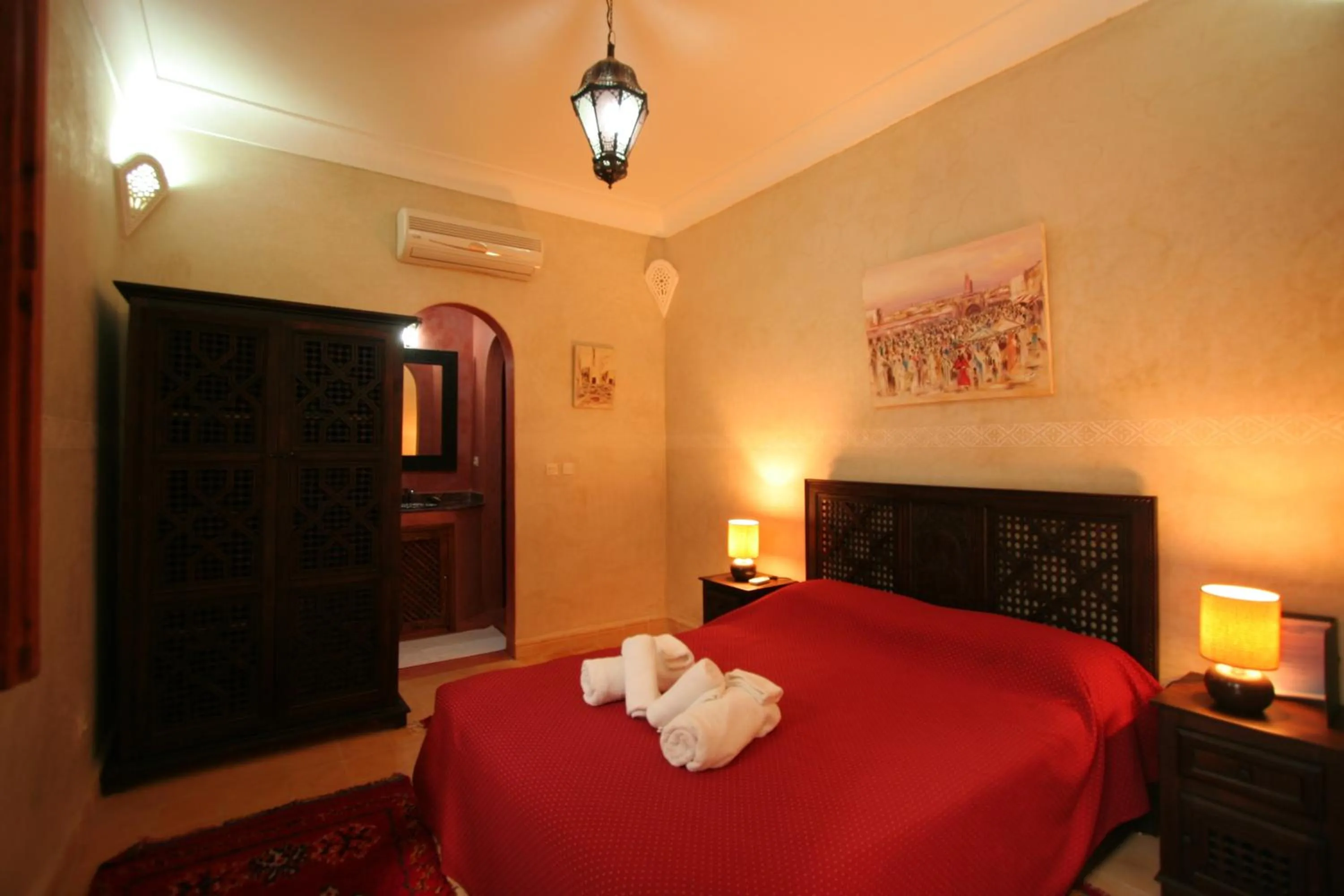 Photo of the whole room, Bed in Riad Morgane