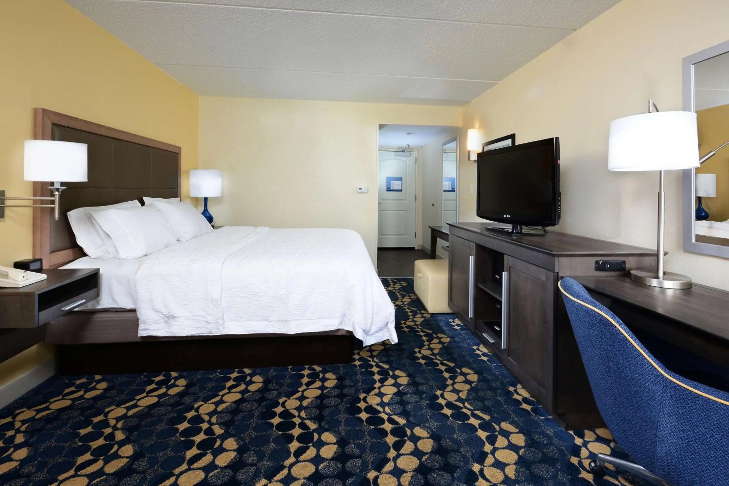 Bedroom, Bed in Hampton Inn Roxboro