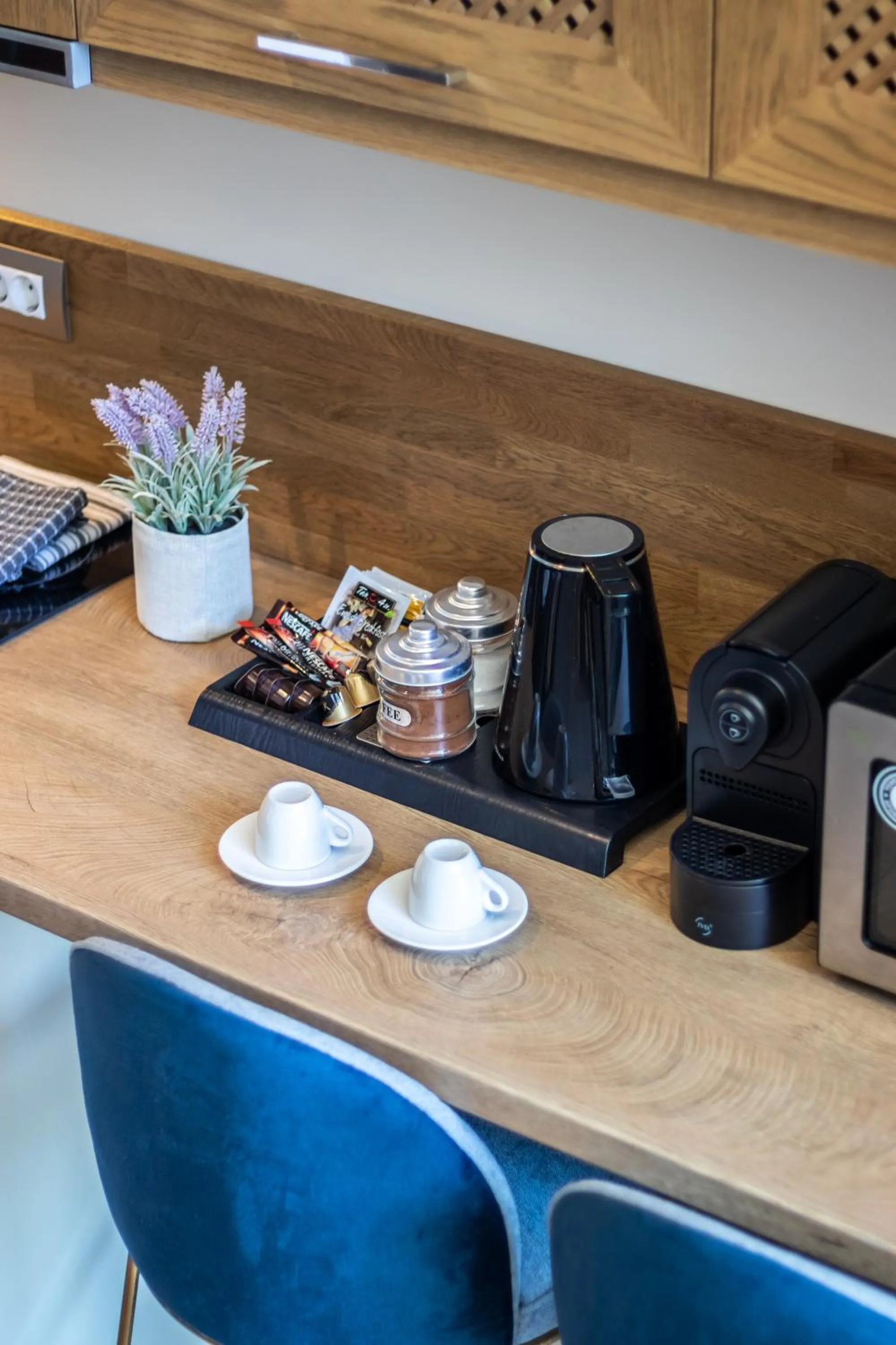 Coffee/tea facilities in Serenity Suites