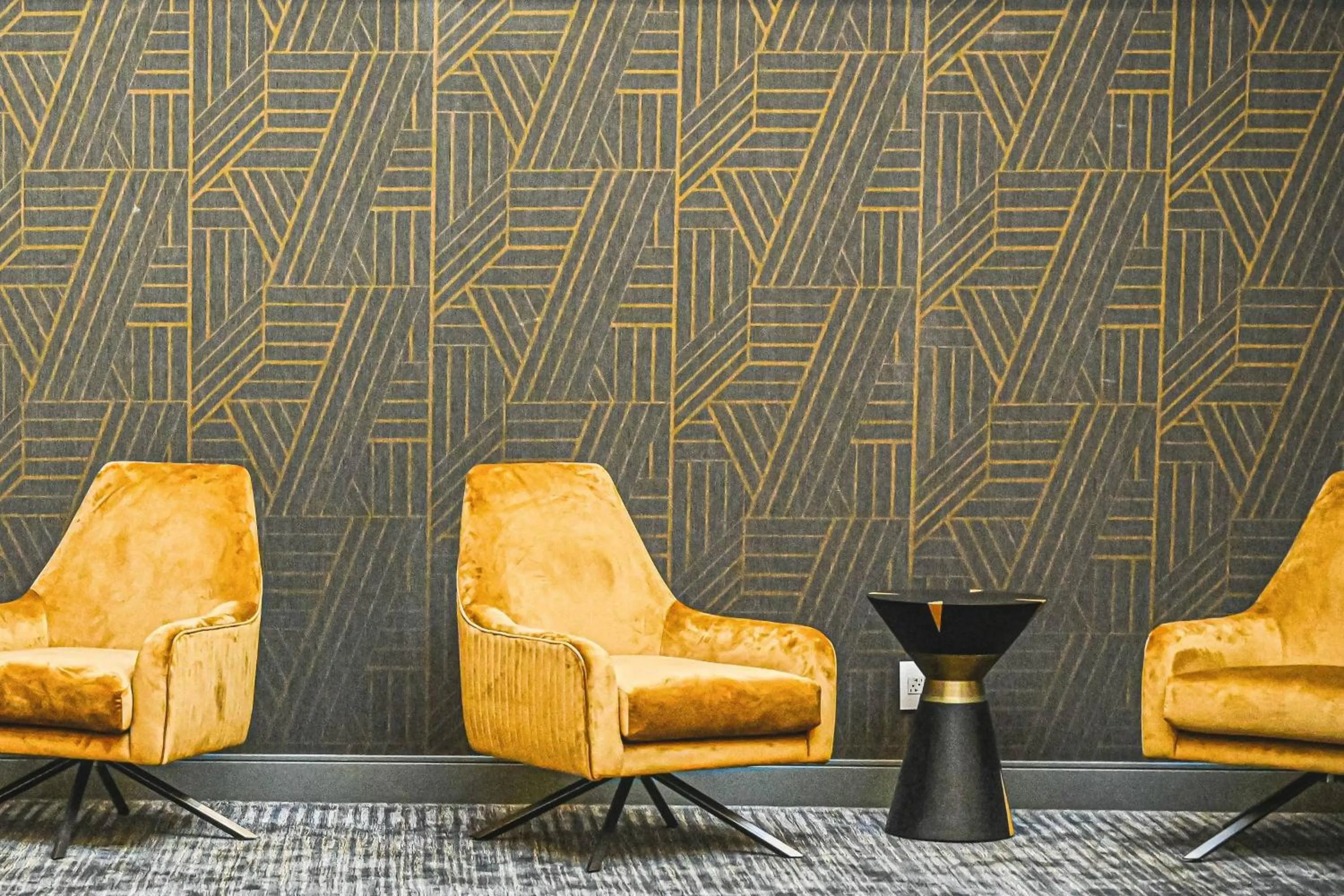 Lobby or reception in Delta Hotels by Marriott Cincinnati Sharonville