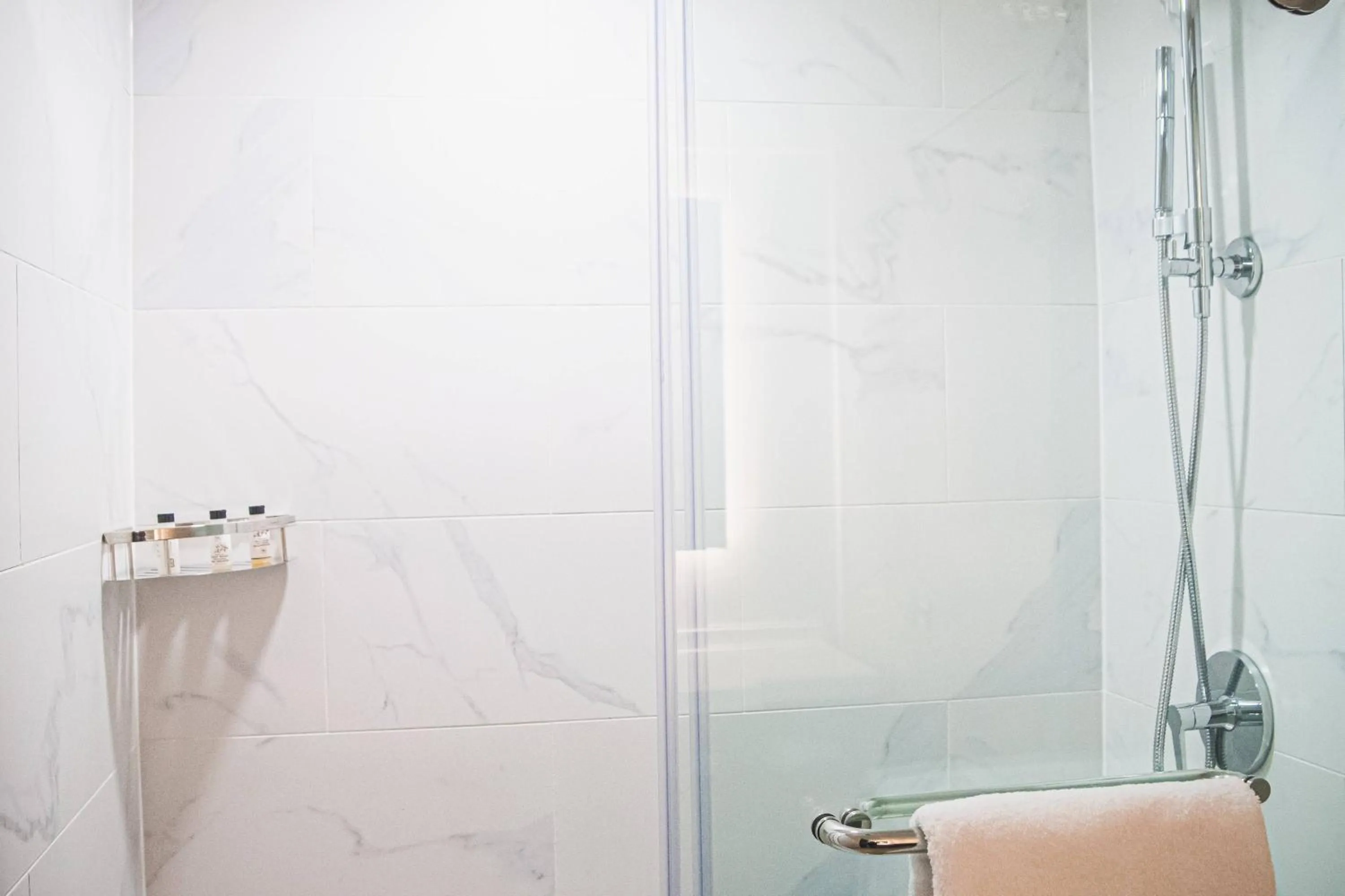 Bathroom in Delta Hotels by Marriott Cincinnati Sharonville