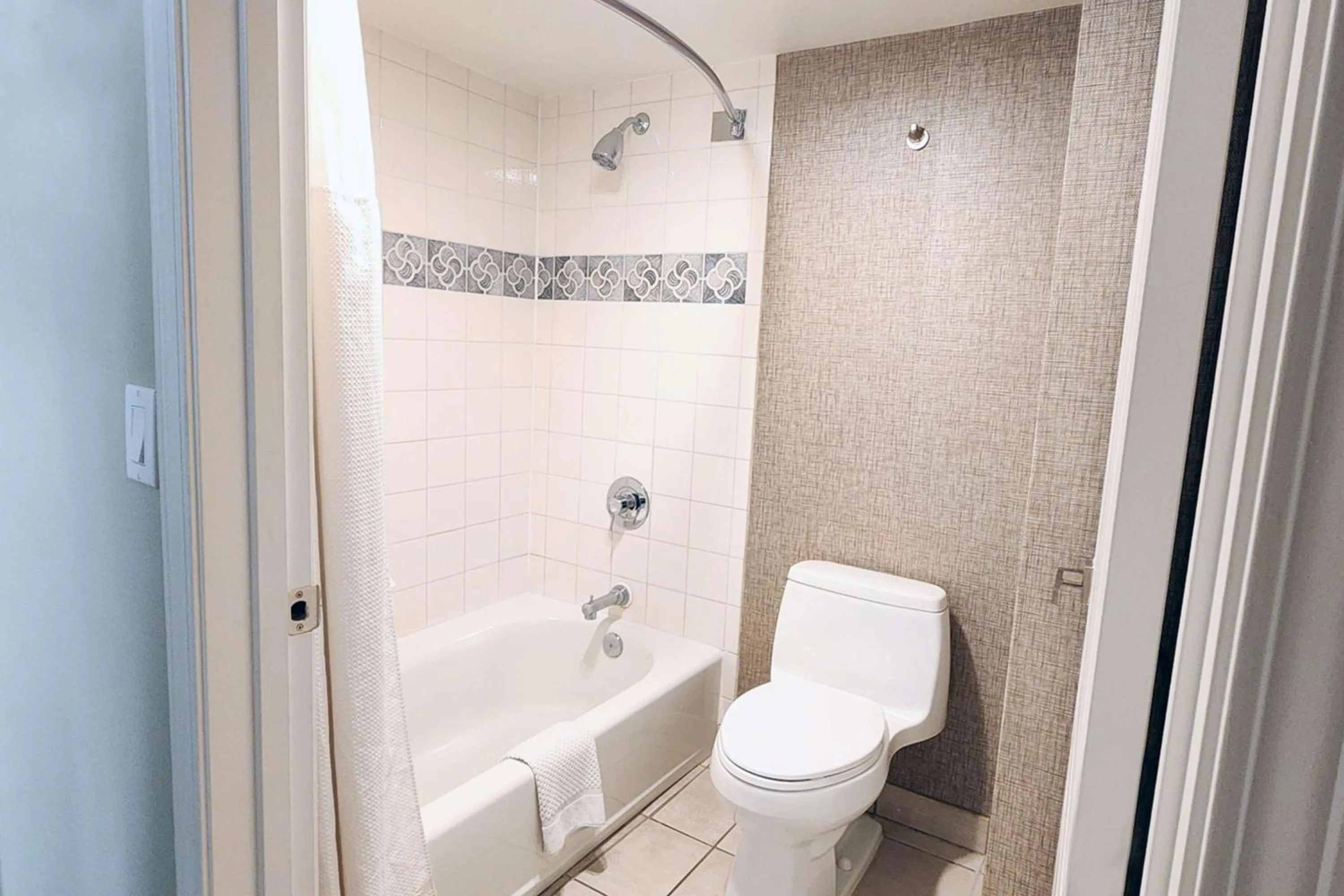 Bathroom in Hilton Phoenix Tapatio Cliffs Resort