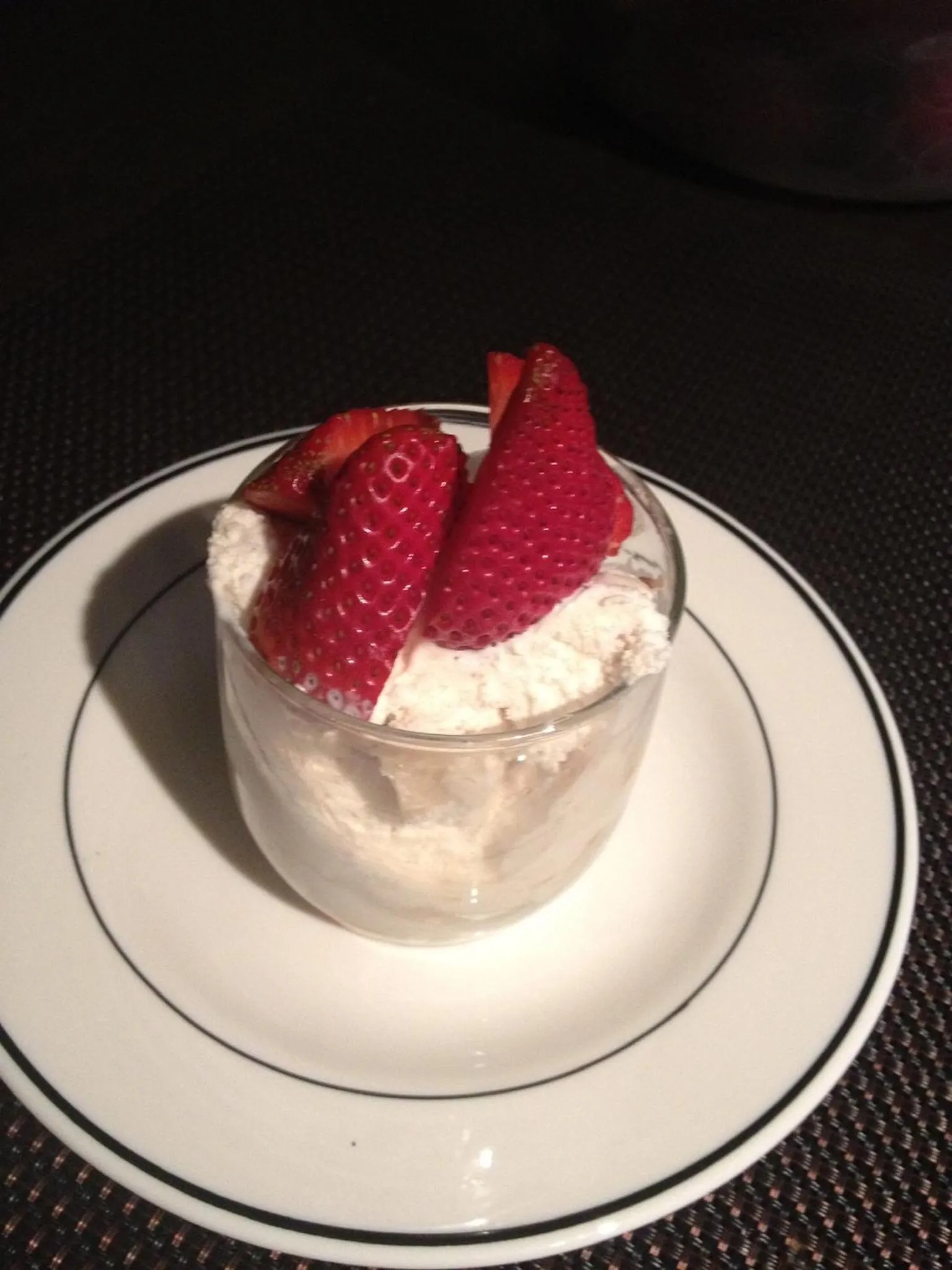 Food in Repos & Manna Downtown Montréal