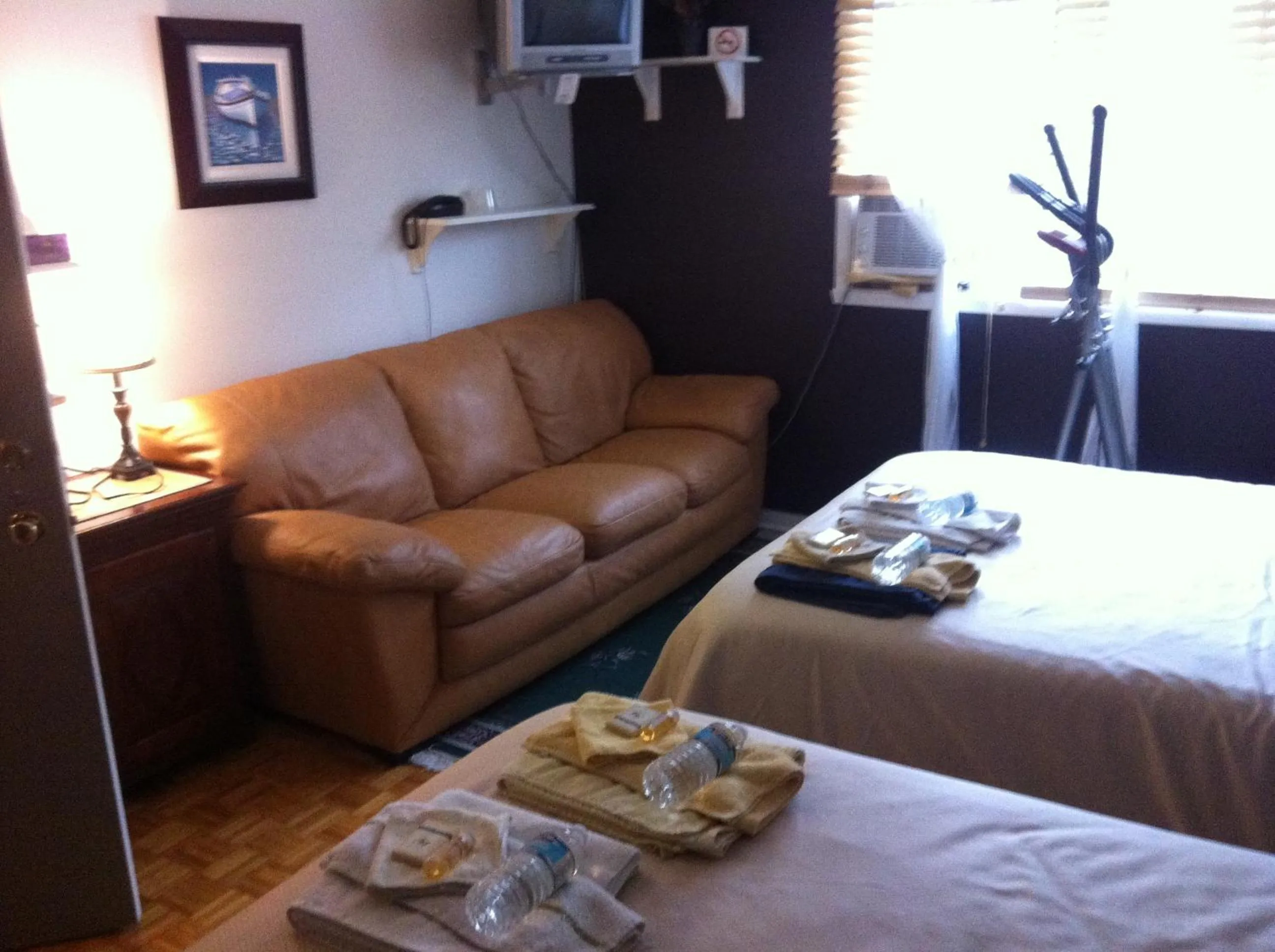 Bed in Repos & Manna Downtown Montréal