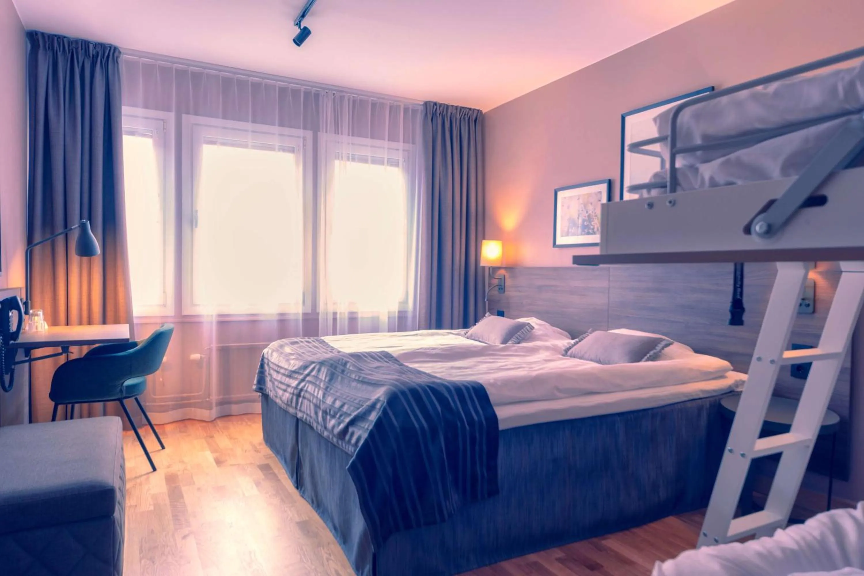 Bedroom, Bed in Scandic Hallandia