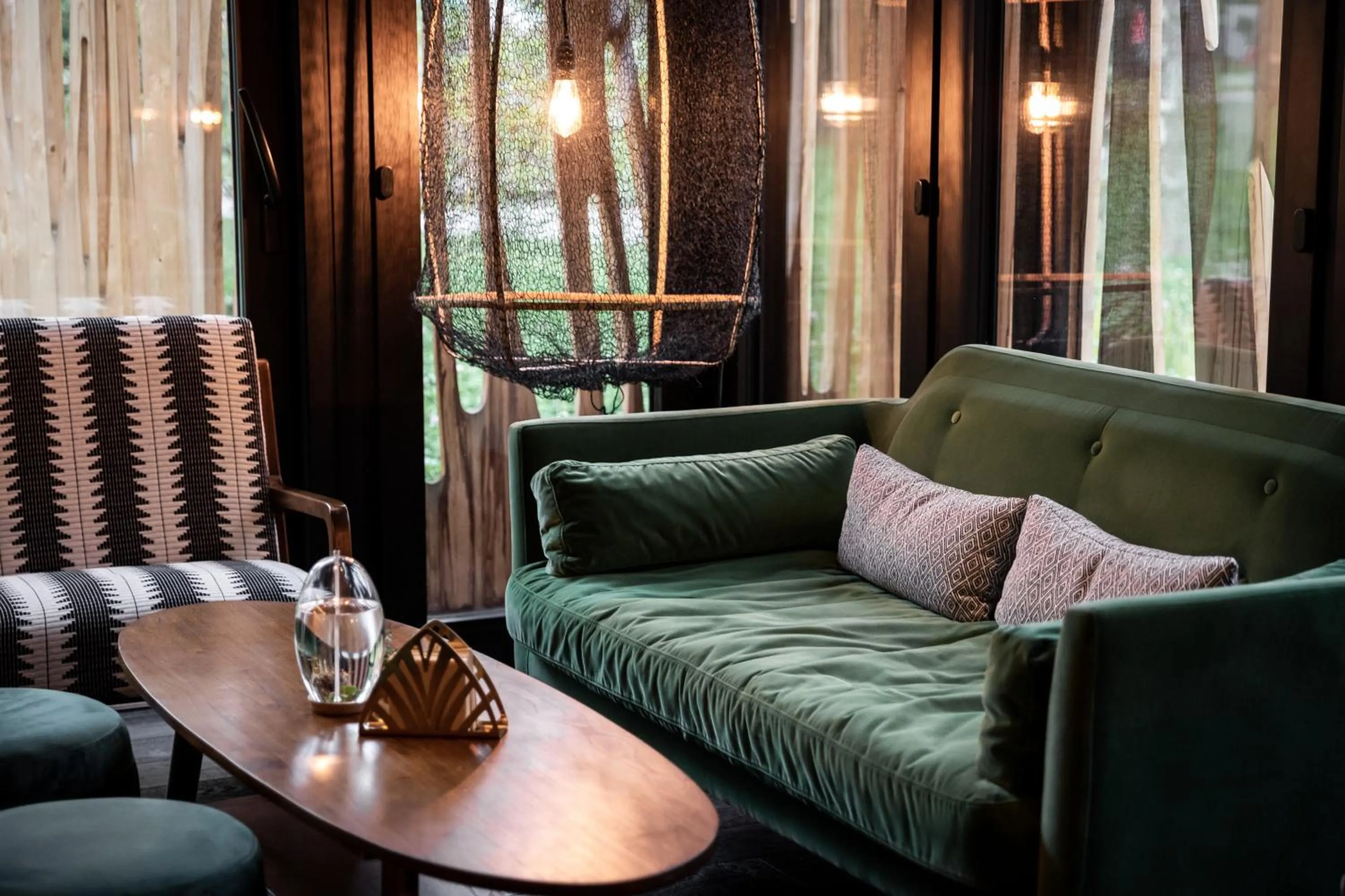 Restaurant/places to eat in Maison Aribert