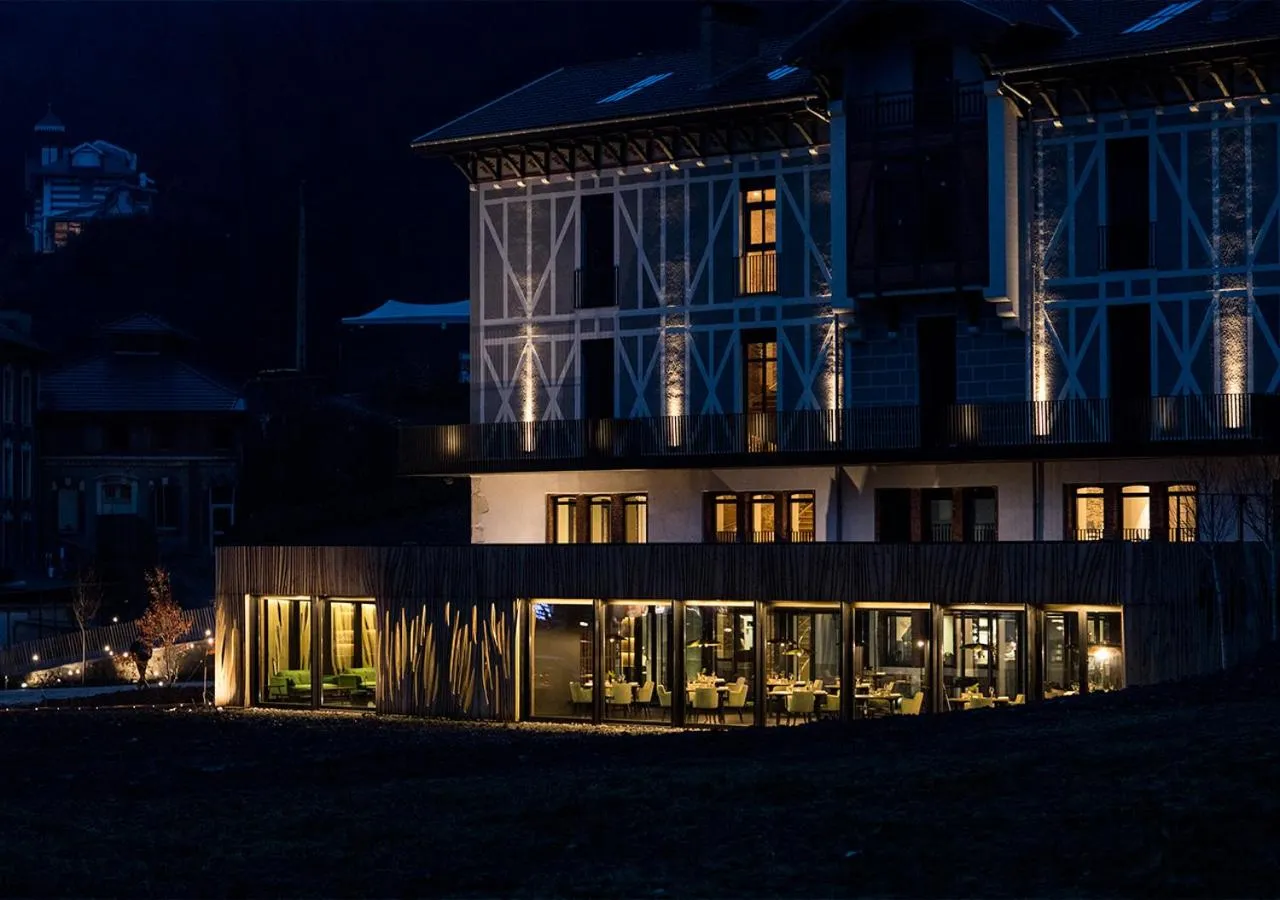 Property building in Maison Aribert