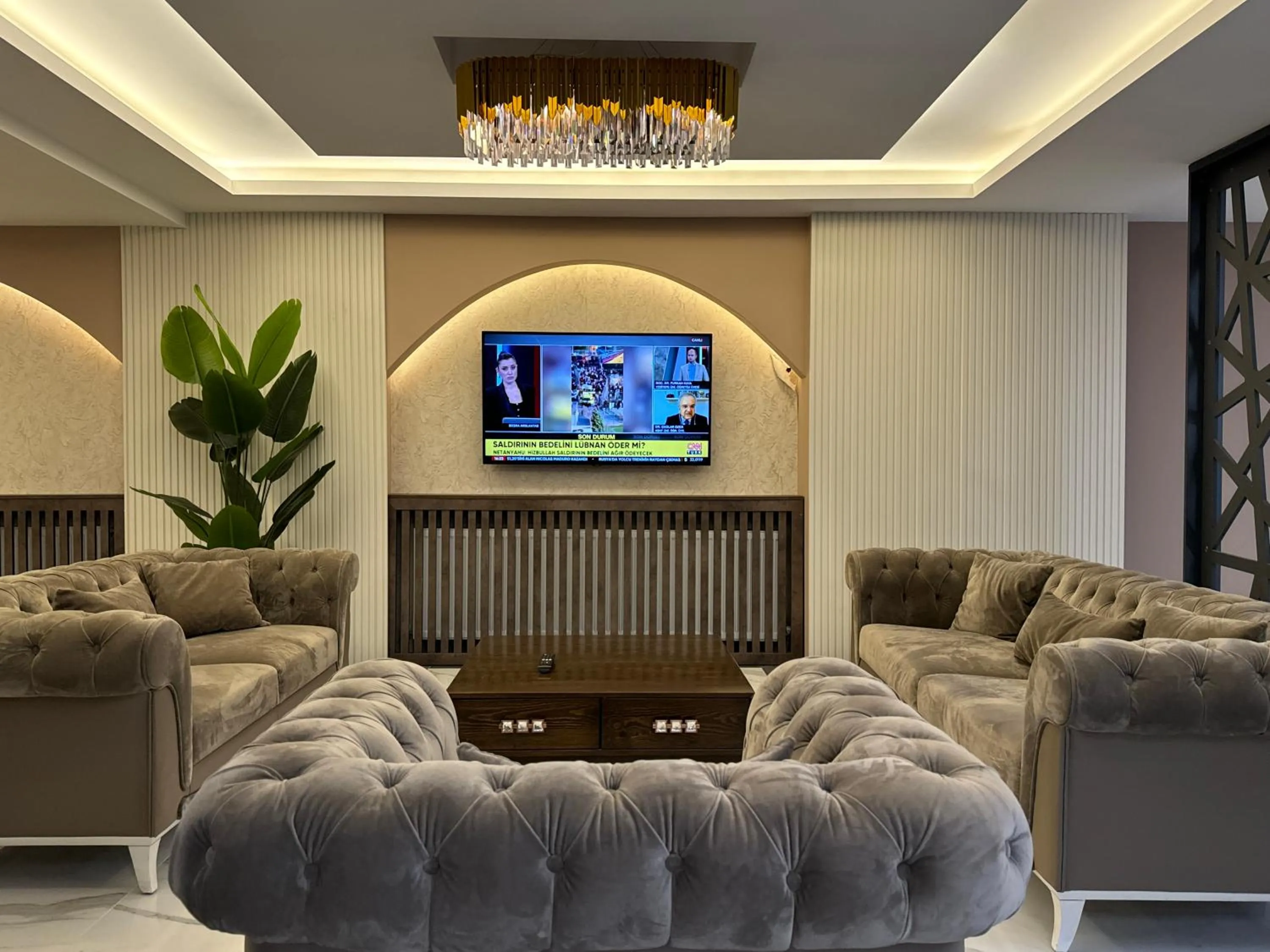Communal lounge/ TV room in KORKMAZ OTEL