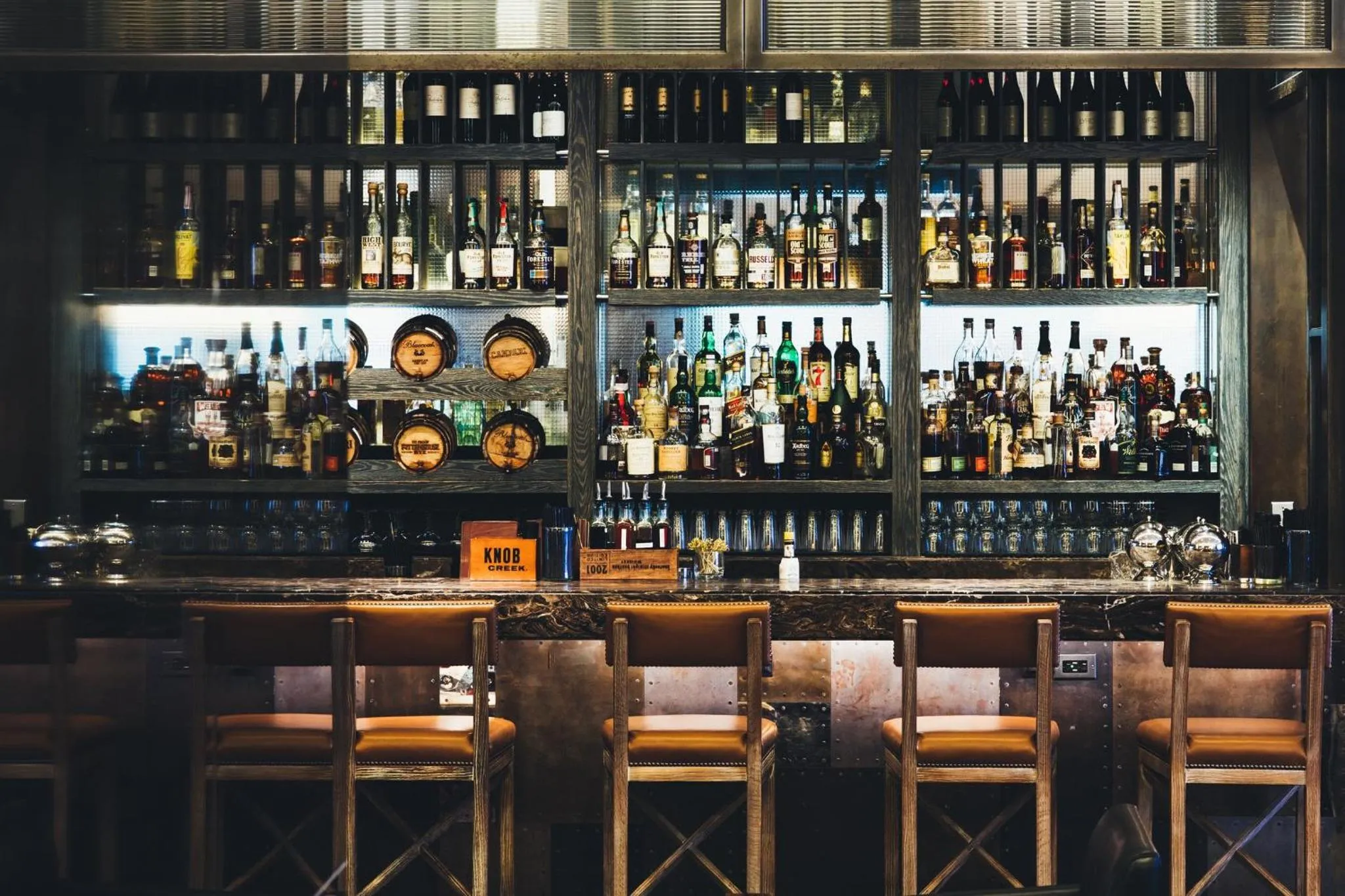 Lounge or bar in Loews Philadelphia Hotel