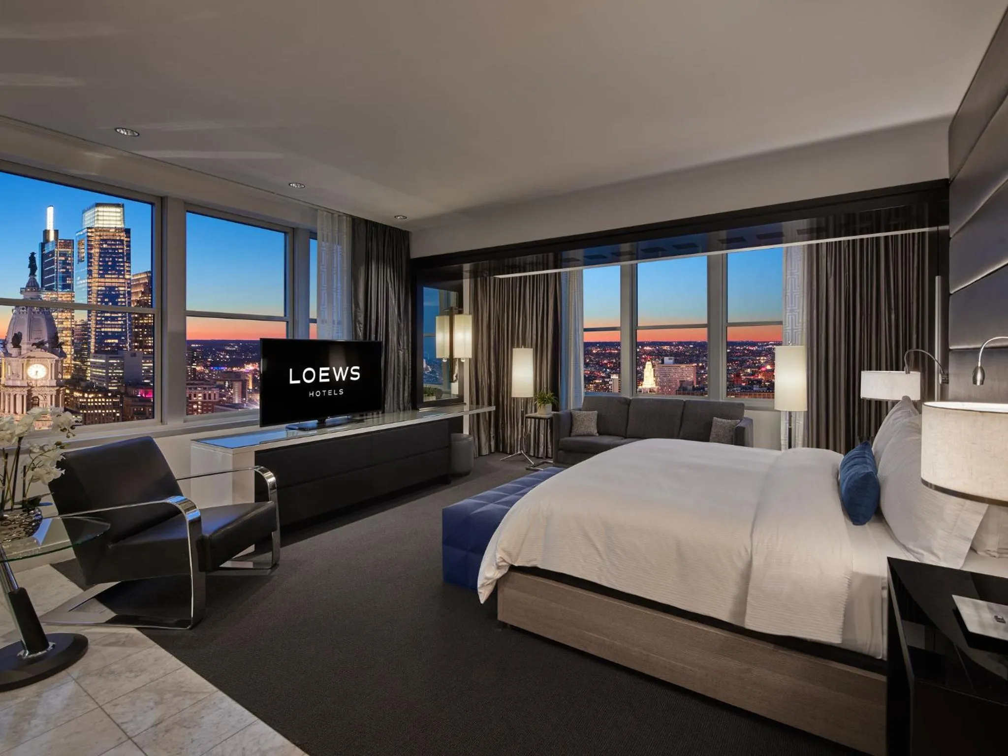 Other, Bed in Loews Philadelphia Hotel