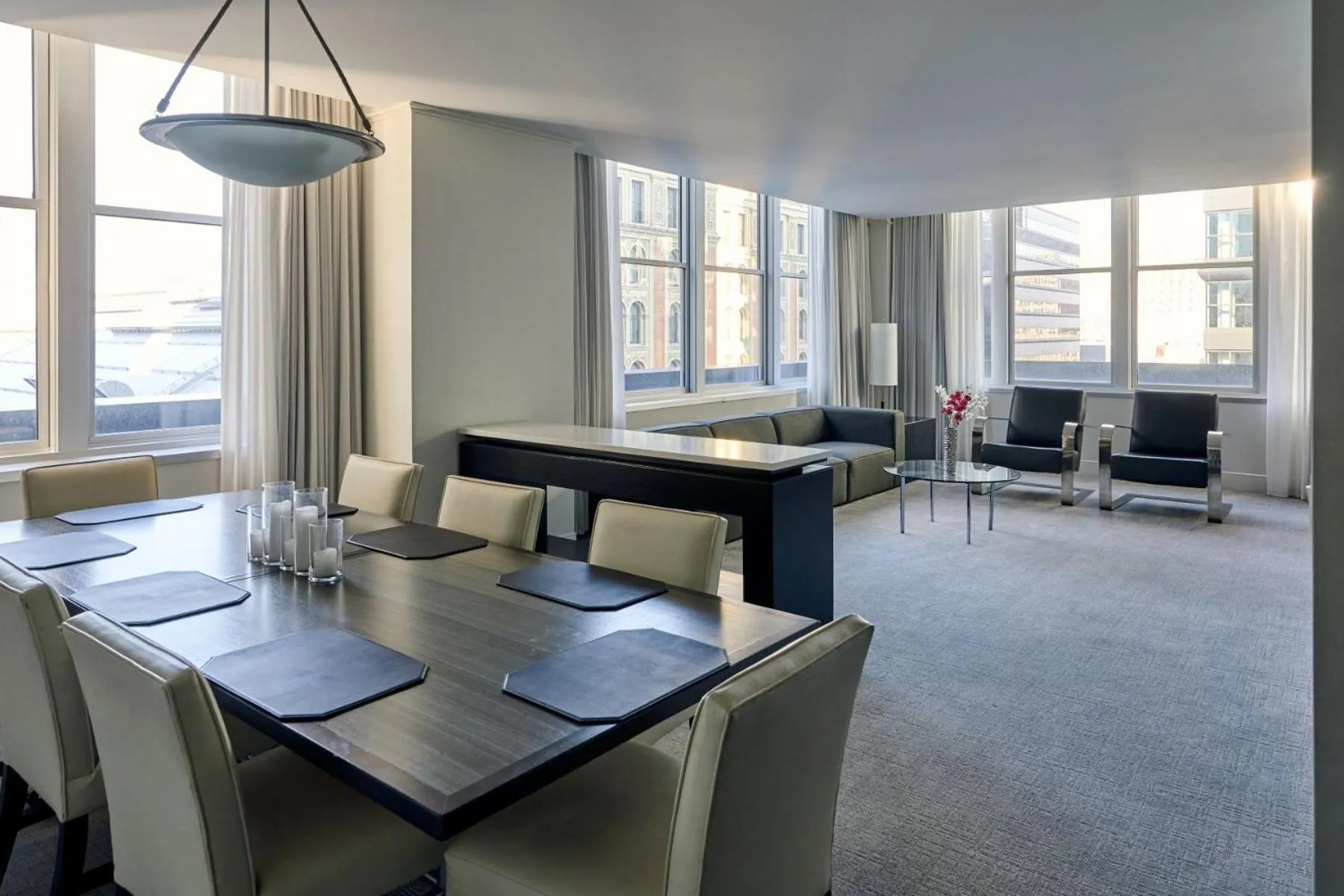 Dining area in Loews Philadelphia Hotel