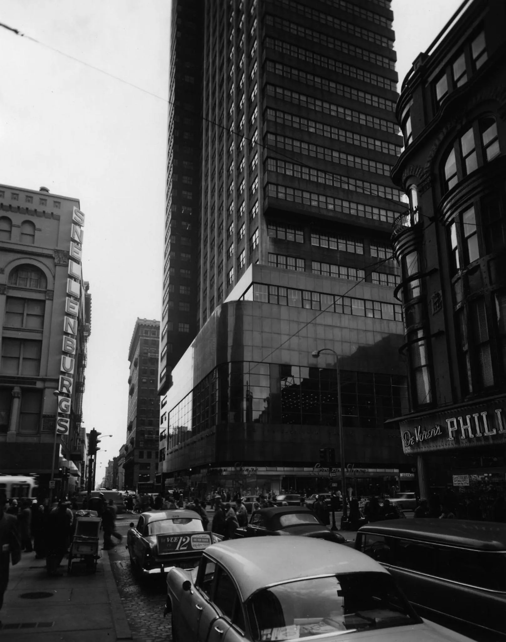 Property building in Loews Philadelphia Hotel