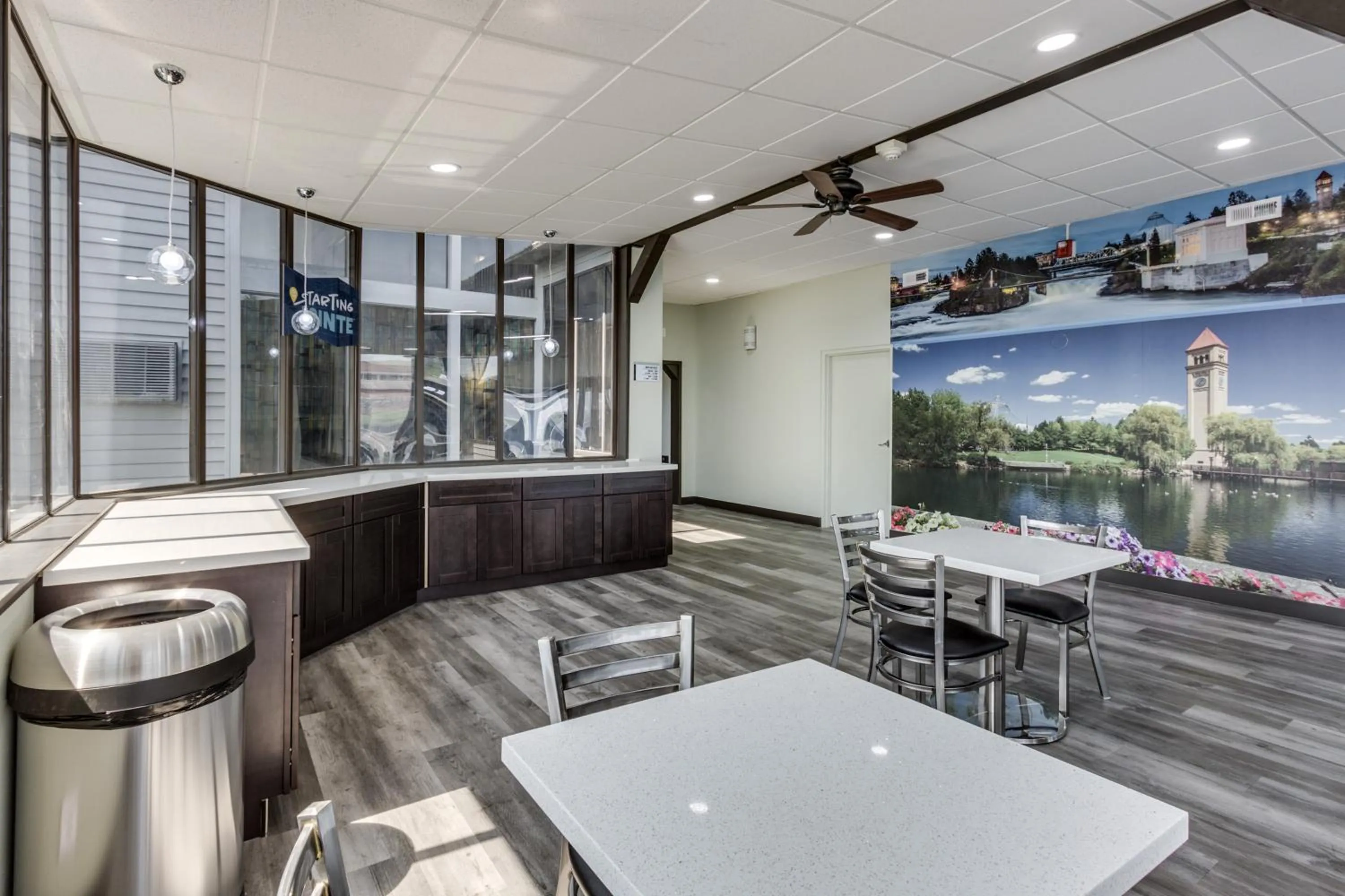 Food and drinks in Days Inn & Suites by Wyndham Spokane