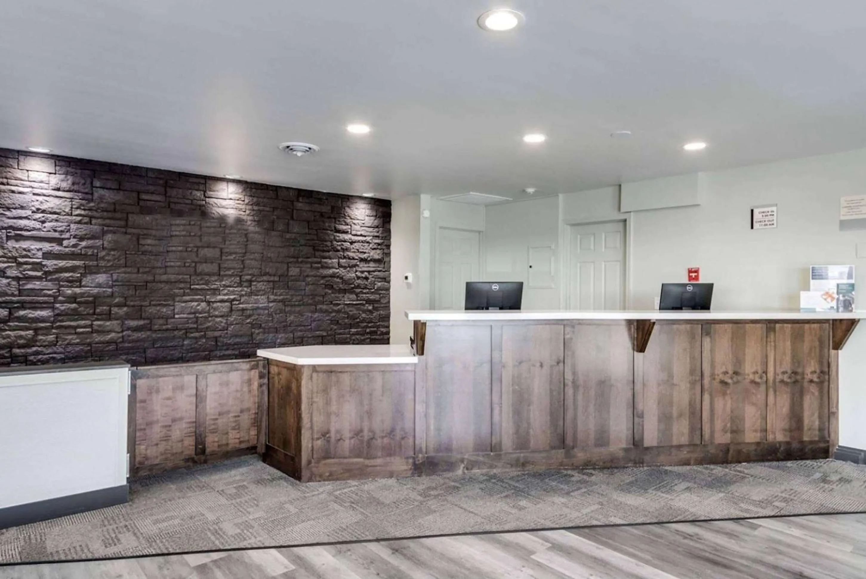 Lobby or reception in Days Inn & Suites by Wyndham Spokane