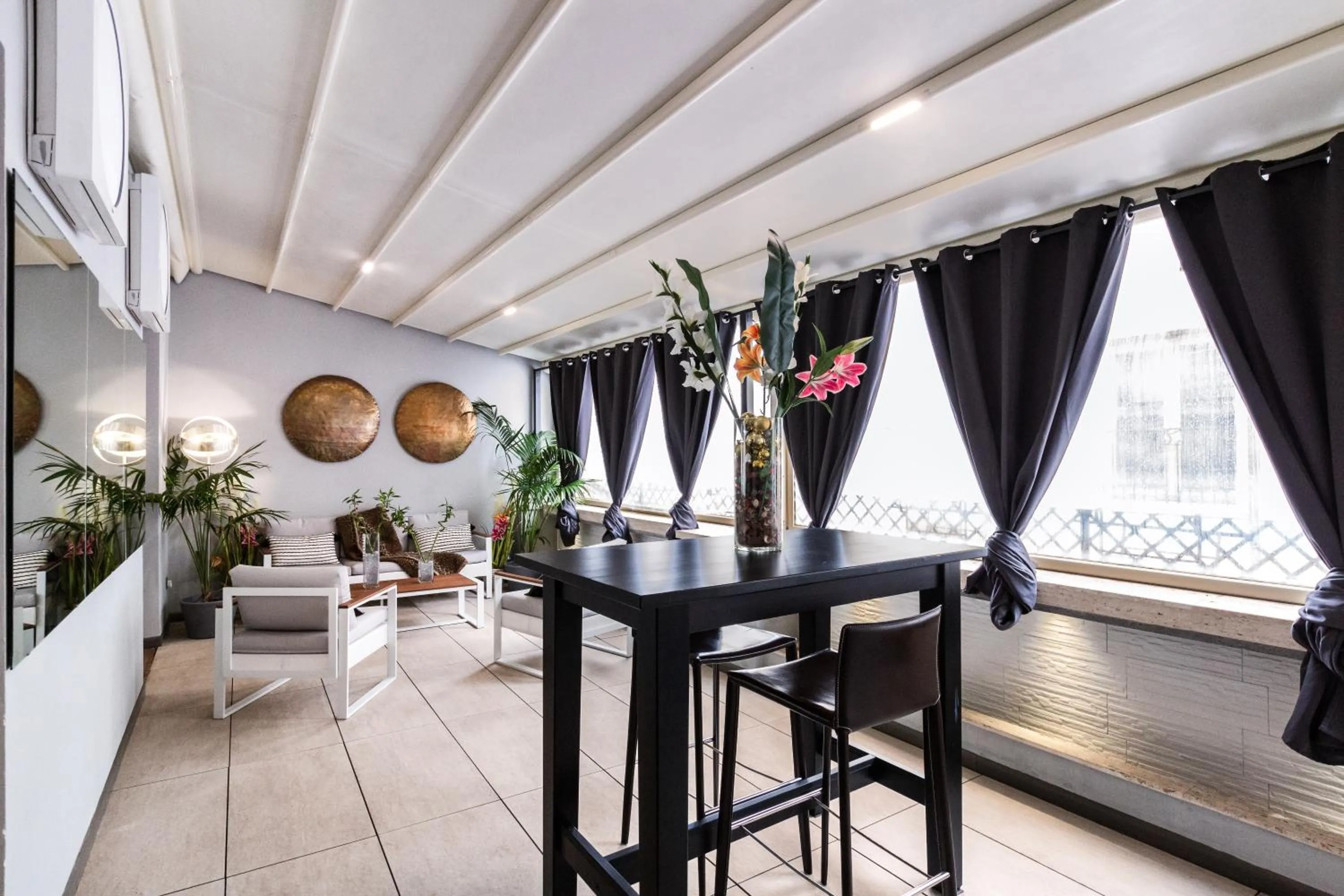 Balcony/Terrace in Daphne Suites