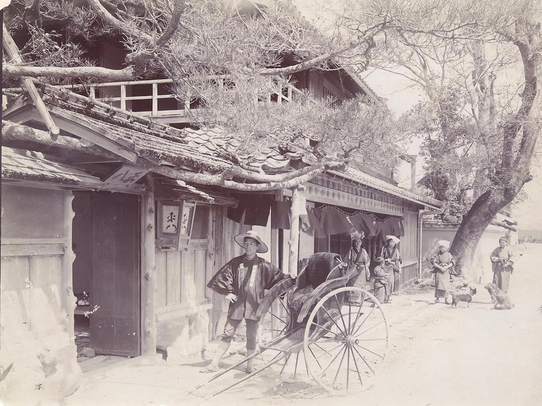 Property building in Heihachi Tea House Inn