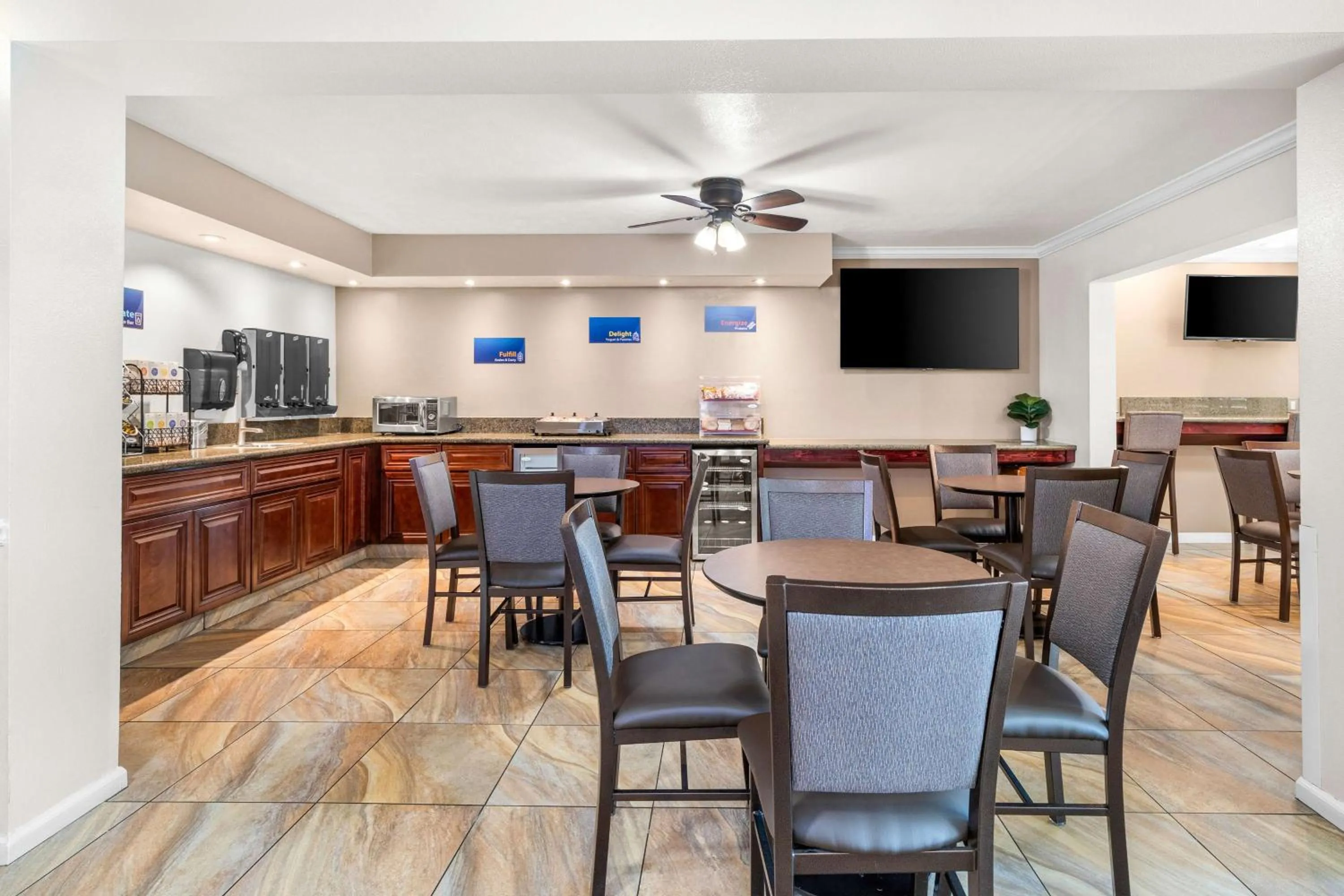 Breakfast in Best Western El Centro Inn