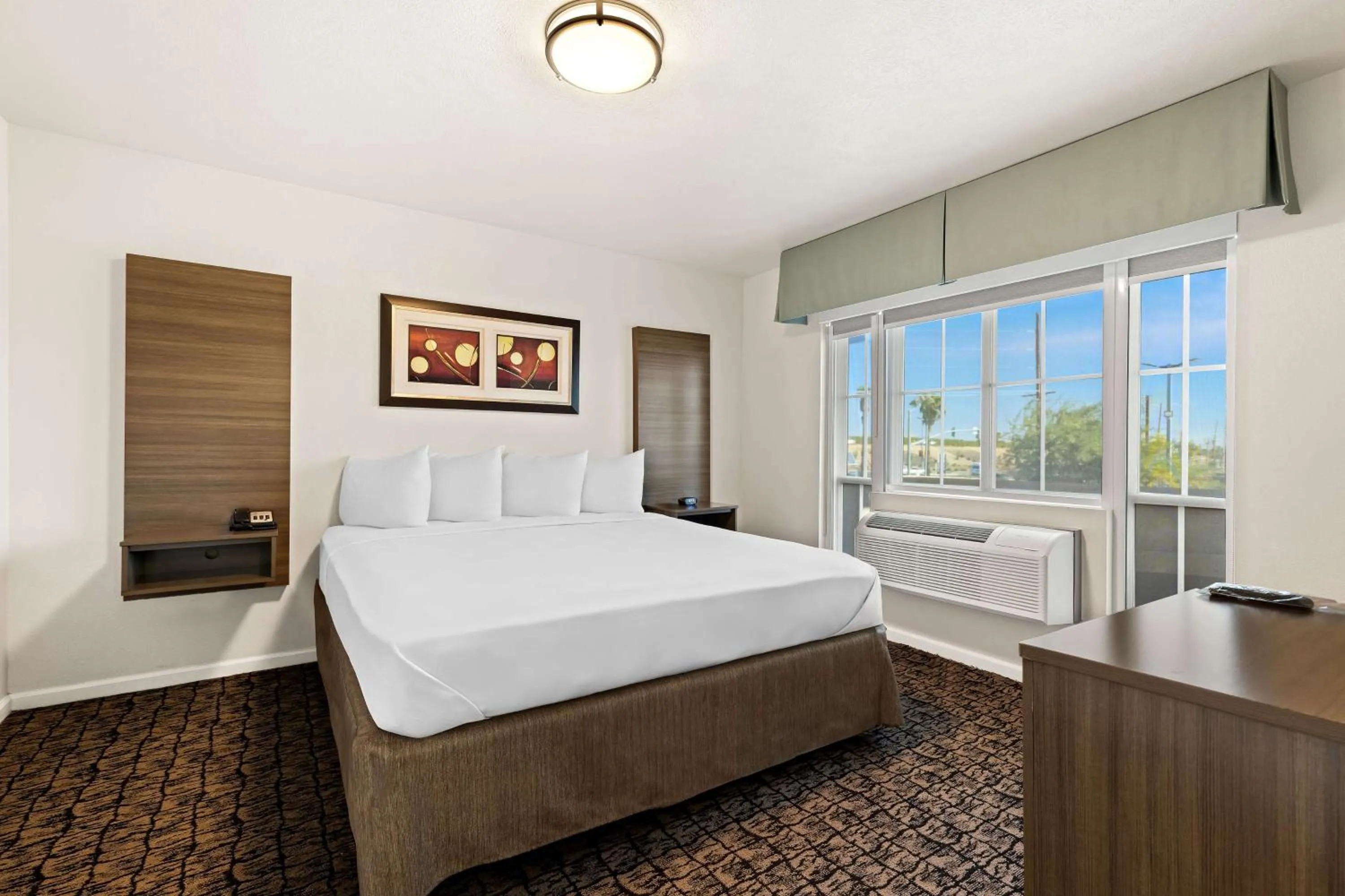 Bedroom, Bed in Best Western El Centro Inn