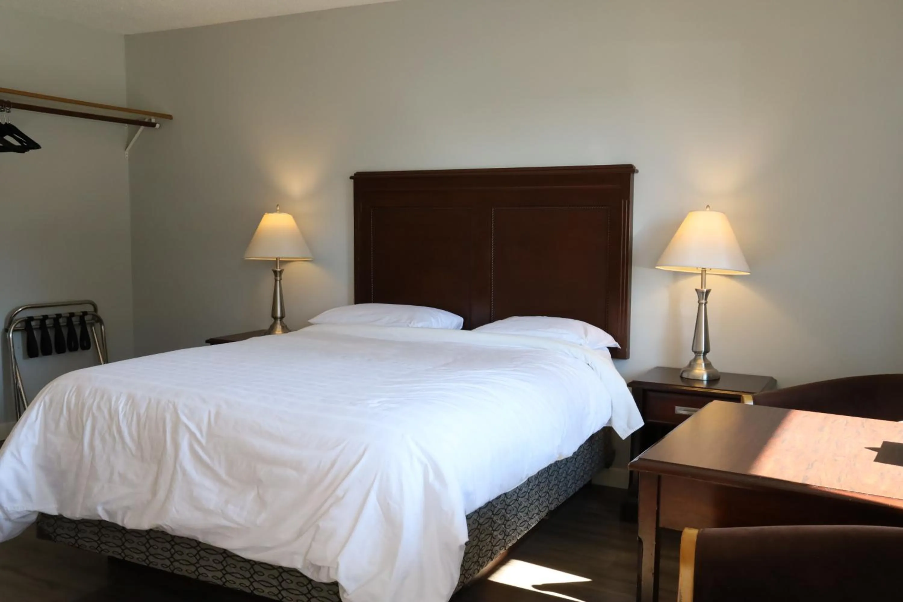 Bed in Skylite Motel