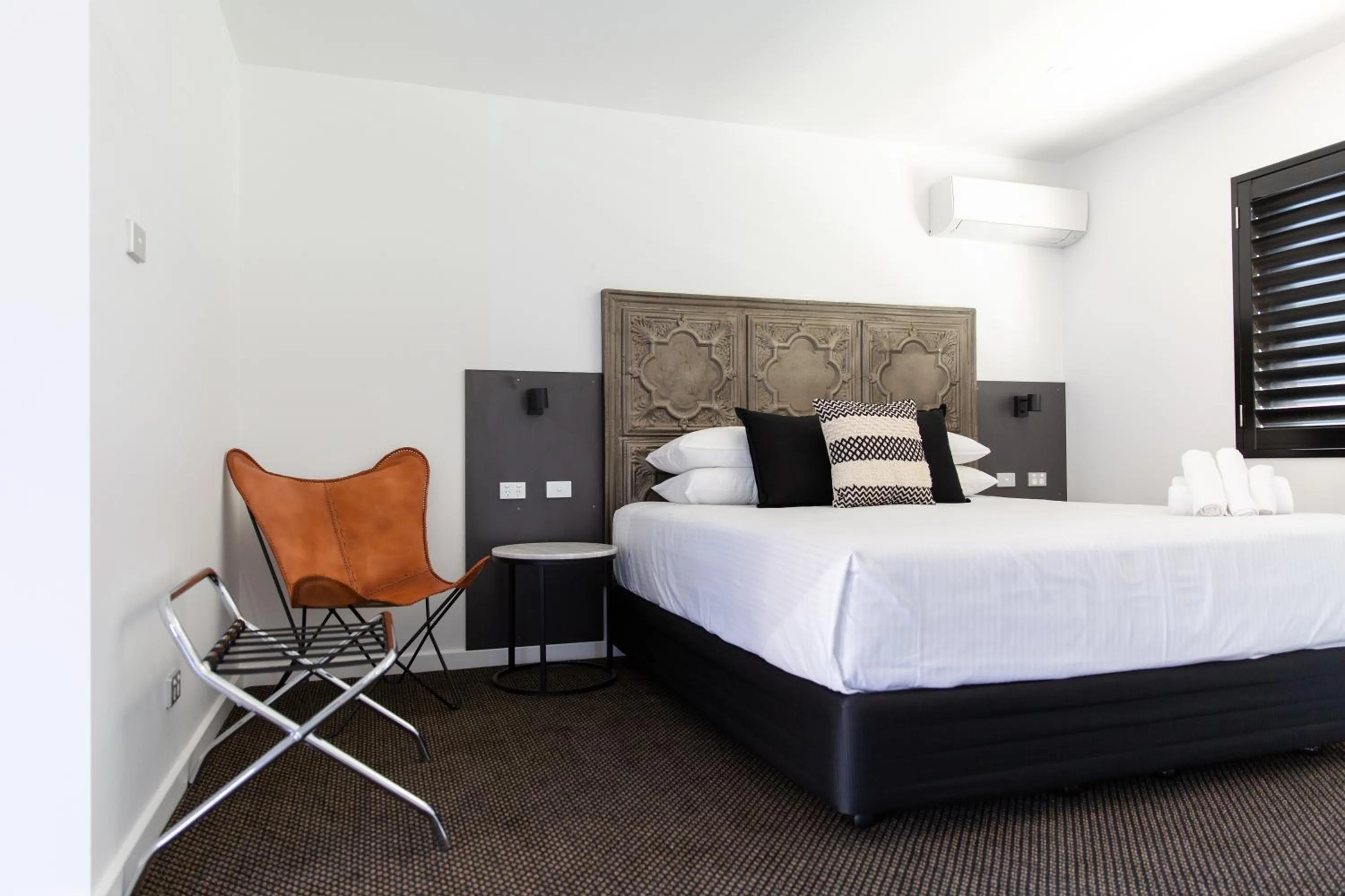 Bed in Fountain View Motel