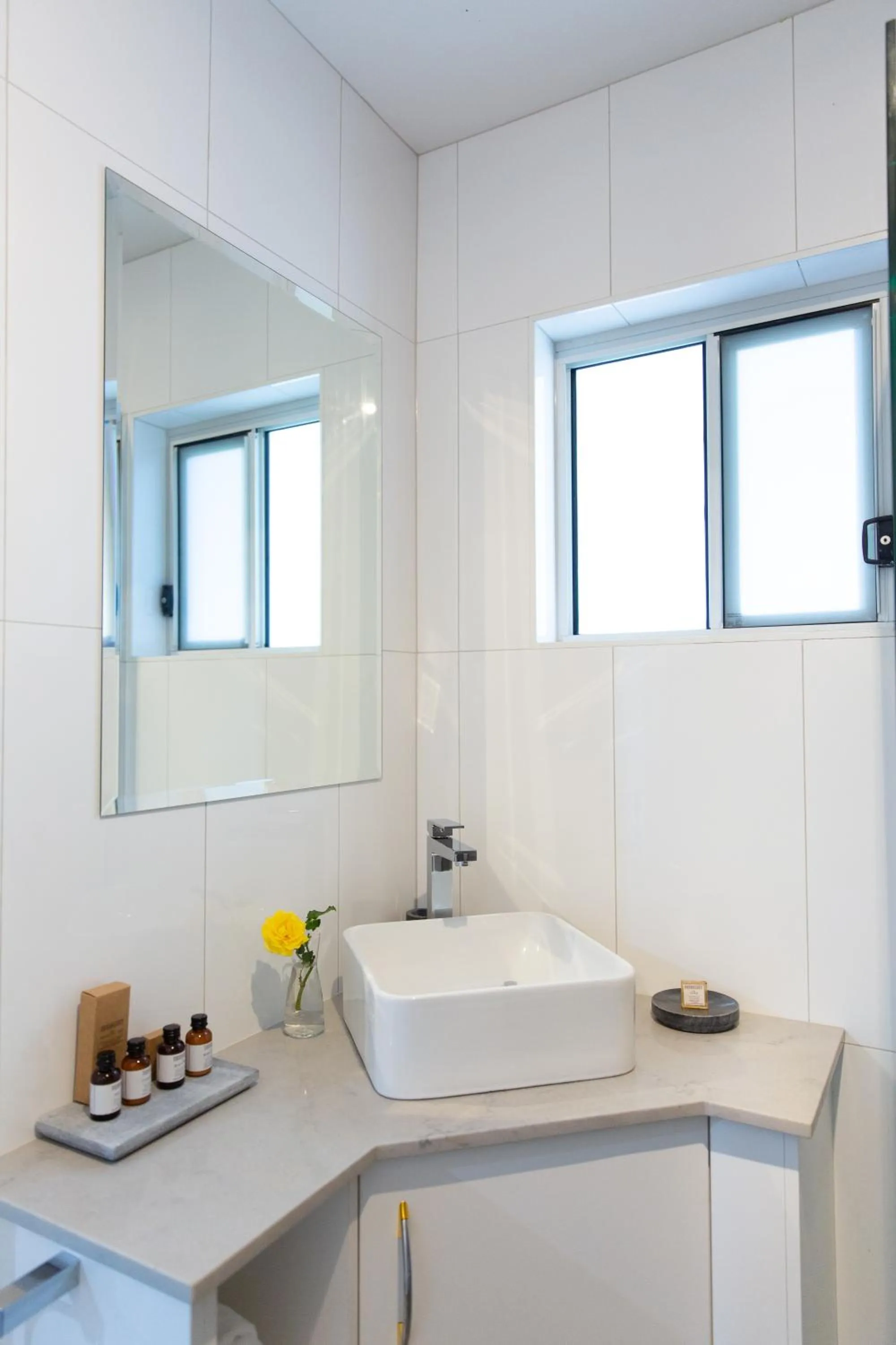 Bathroom in Fountain View Motel