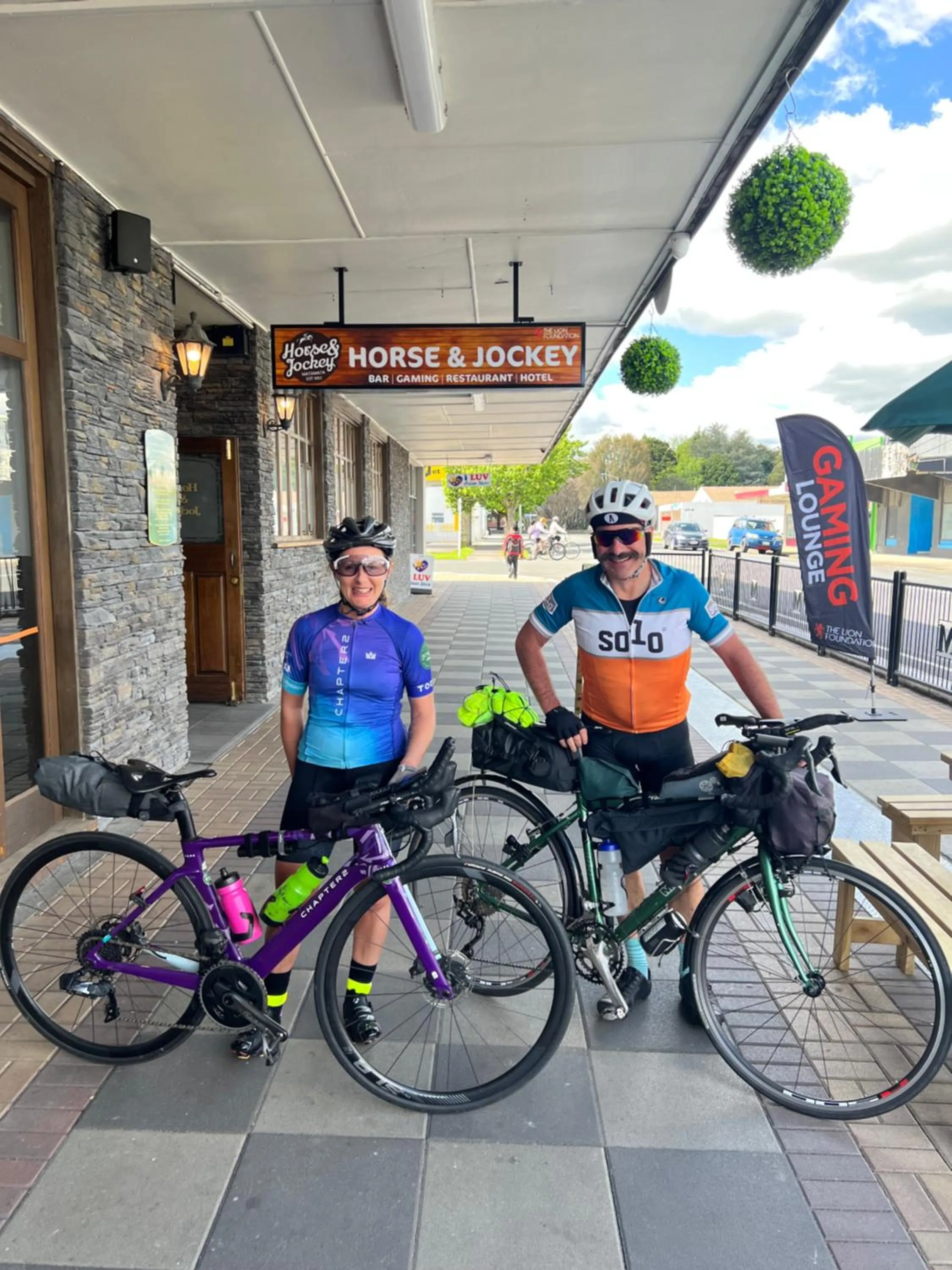 Horse and Jockey Inn