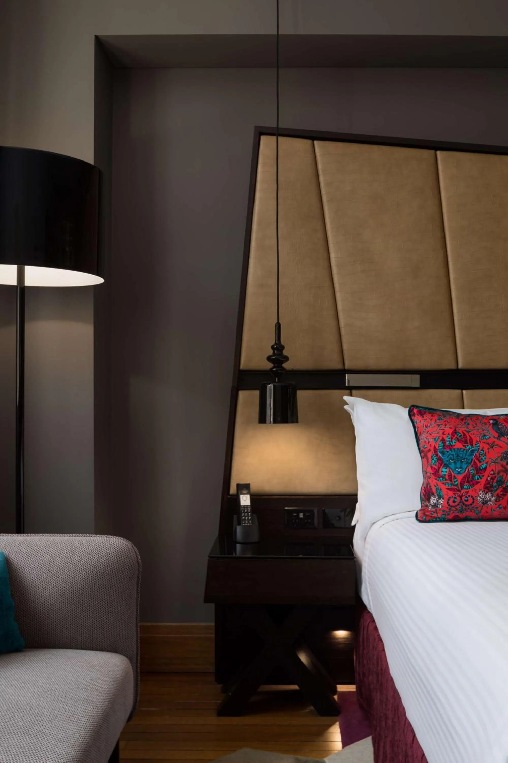 Photo of the whole room, Bed in QT Sydney