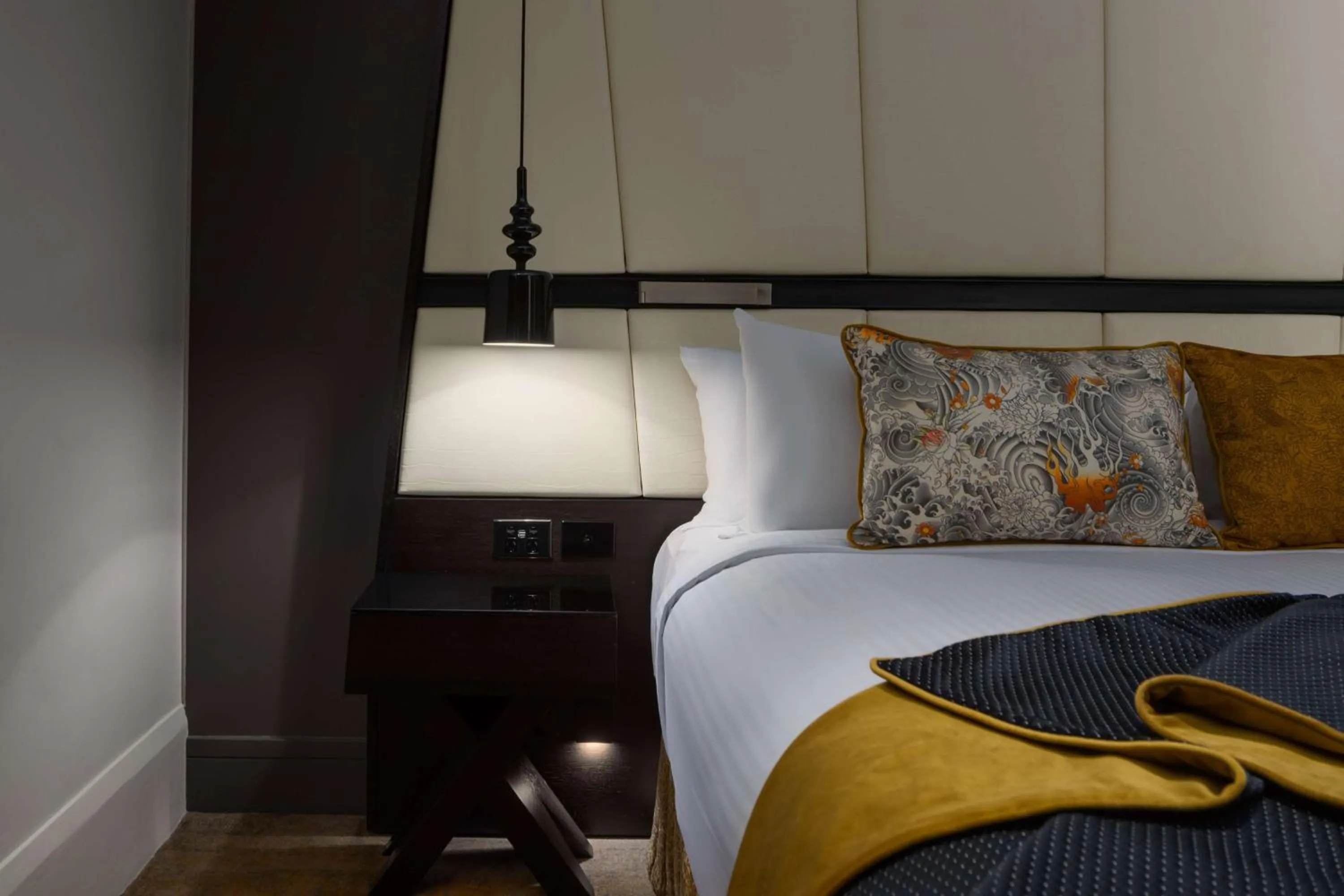 Photo of the whole room, Bed in QT Sydney