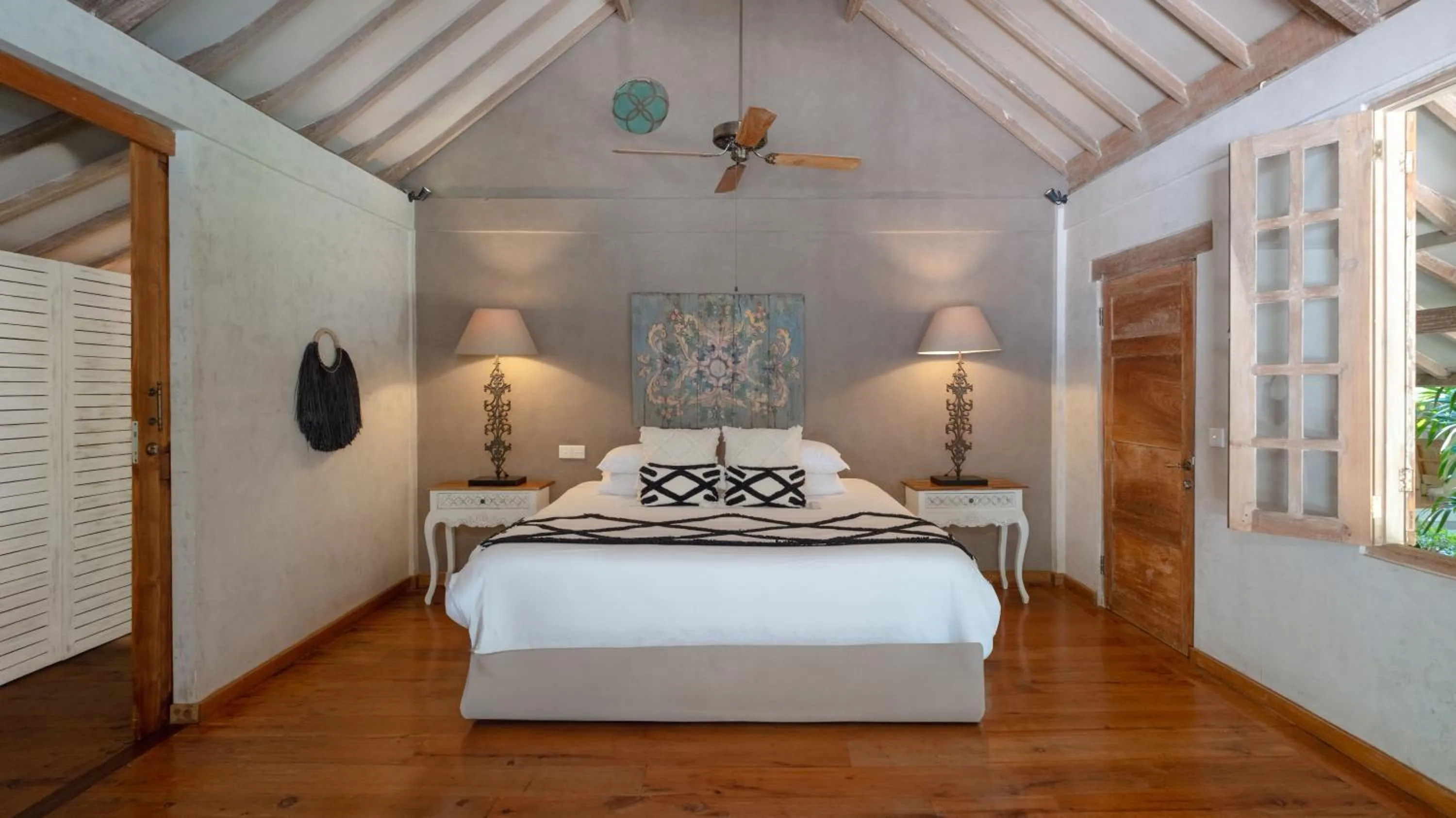 Bedroom, Bed in Villa Koyama by Villa Finder