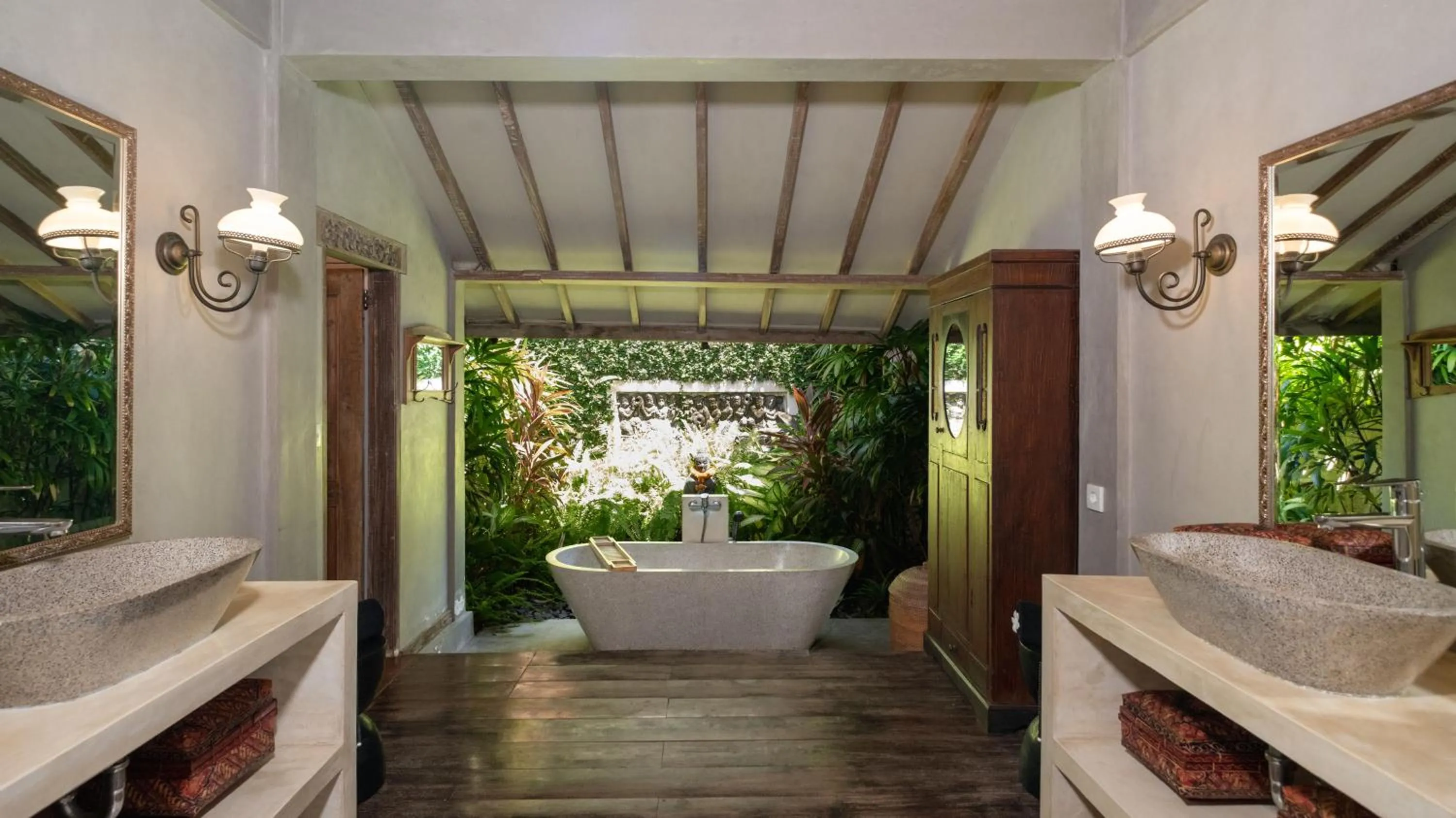 Bathroom in Villa Koyama by Villa Finder