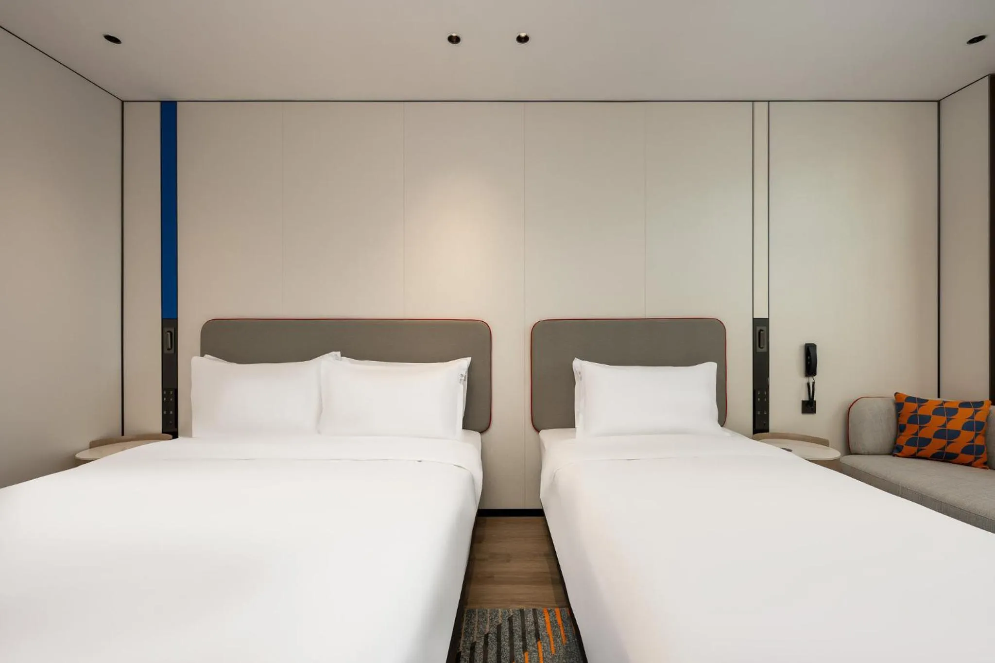 Photo of the whole room, Bed in Holiday Inn Express Shanghai Changyang Road by IHG