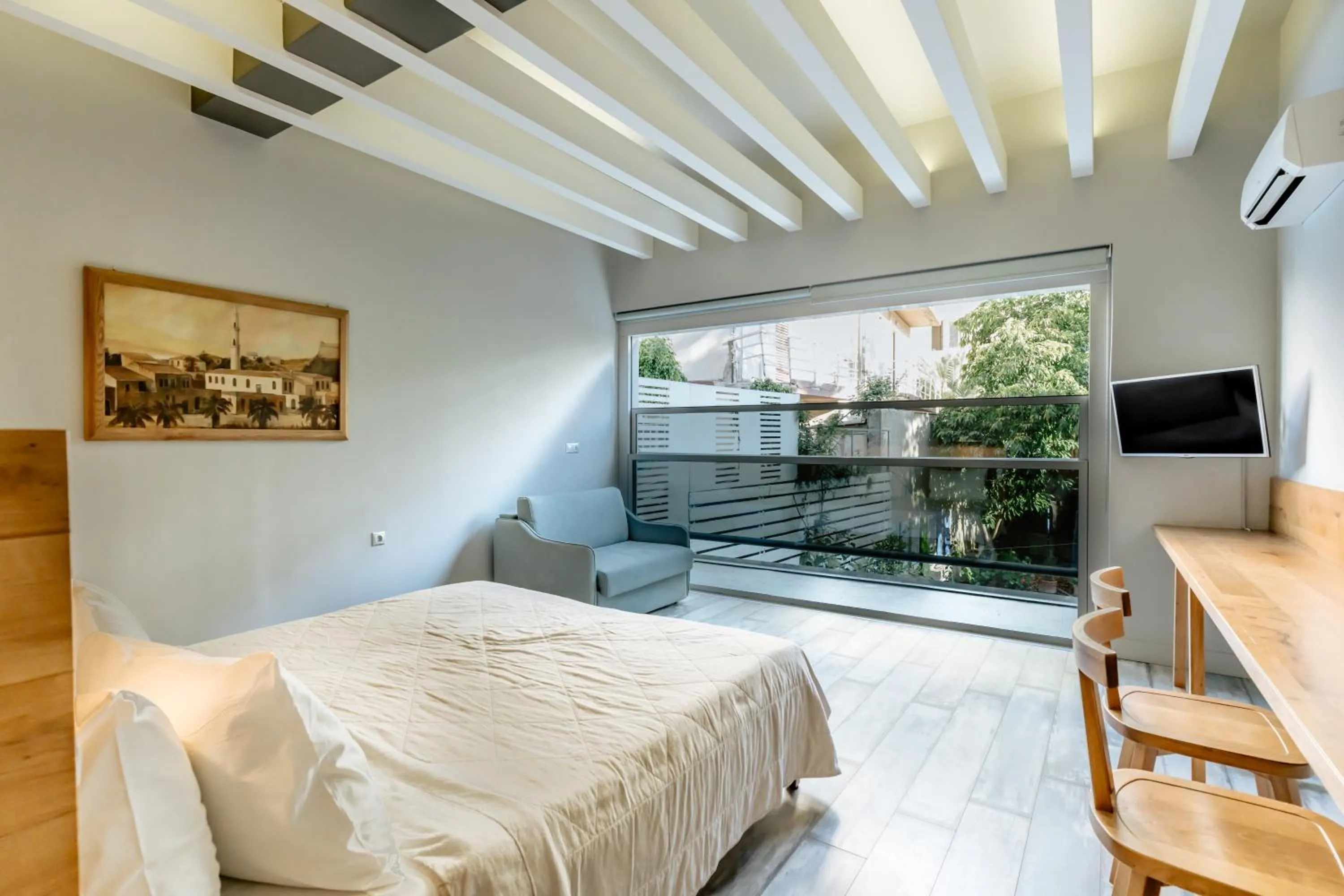 Photo of the whole room, Bed in Palm Beach Hotel Apartments