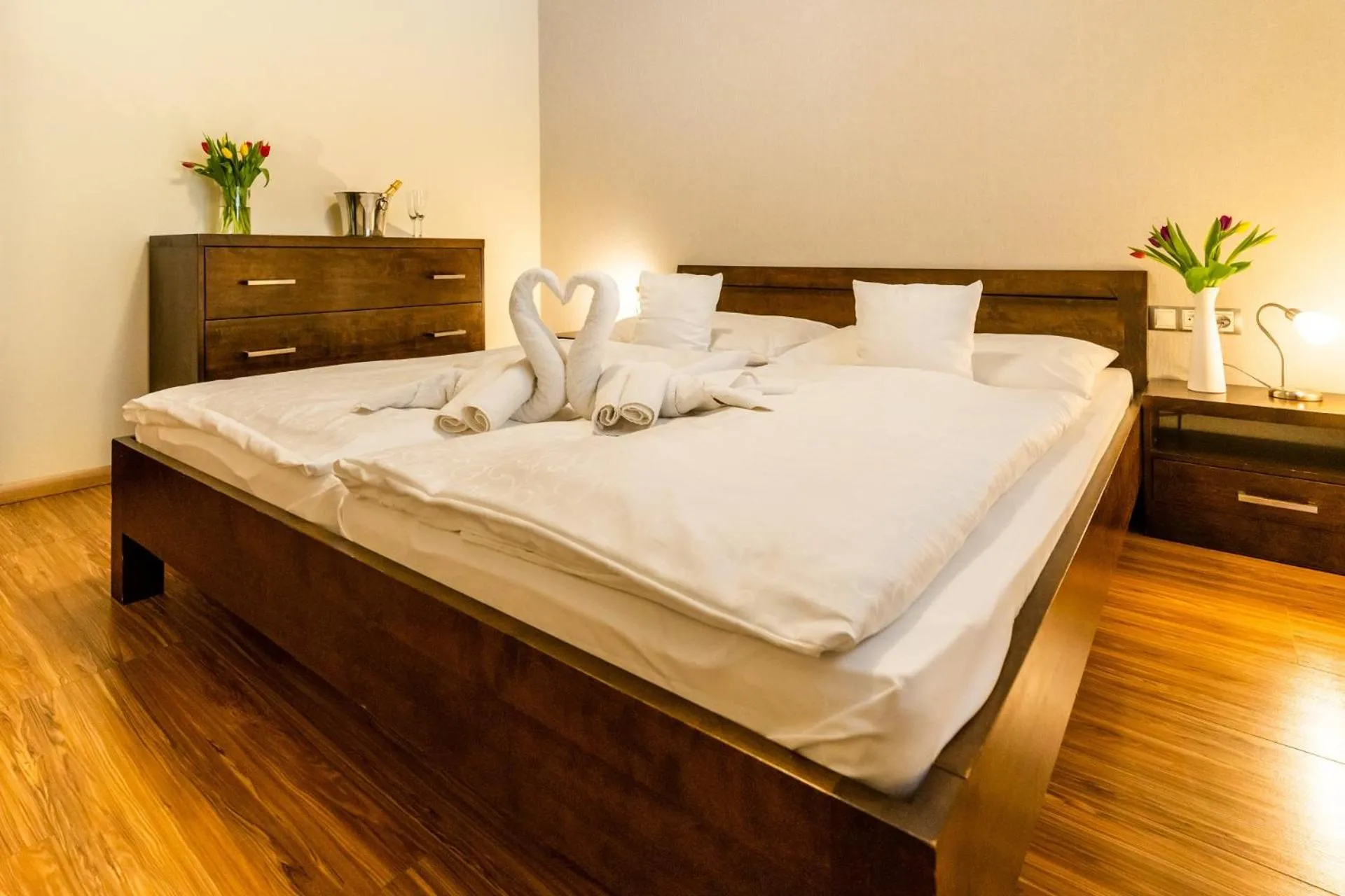 Bedroom, Bed in Villa Gardenia