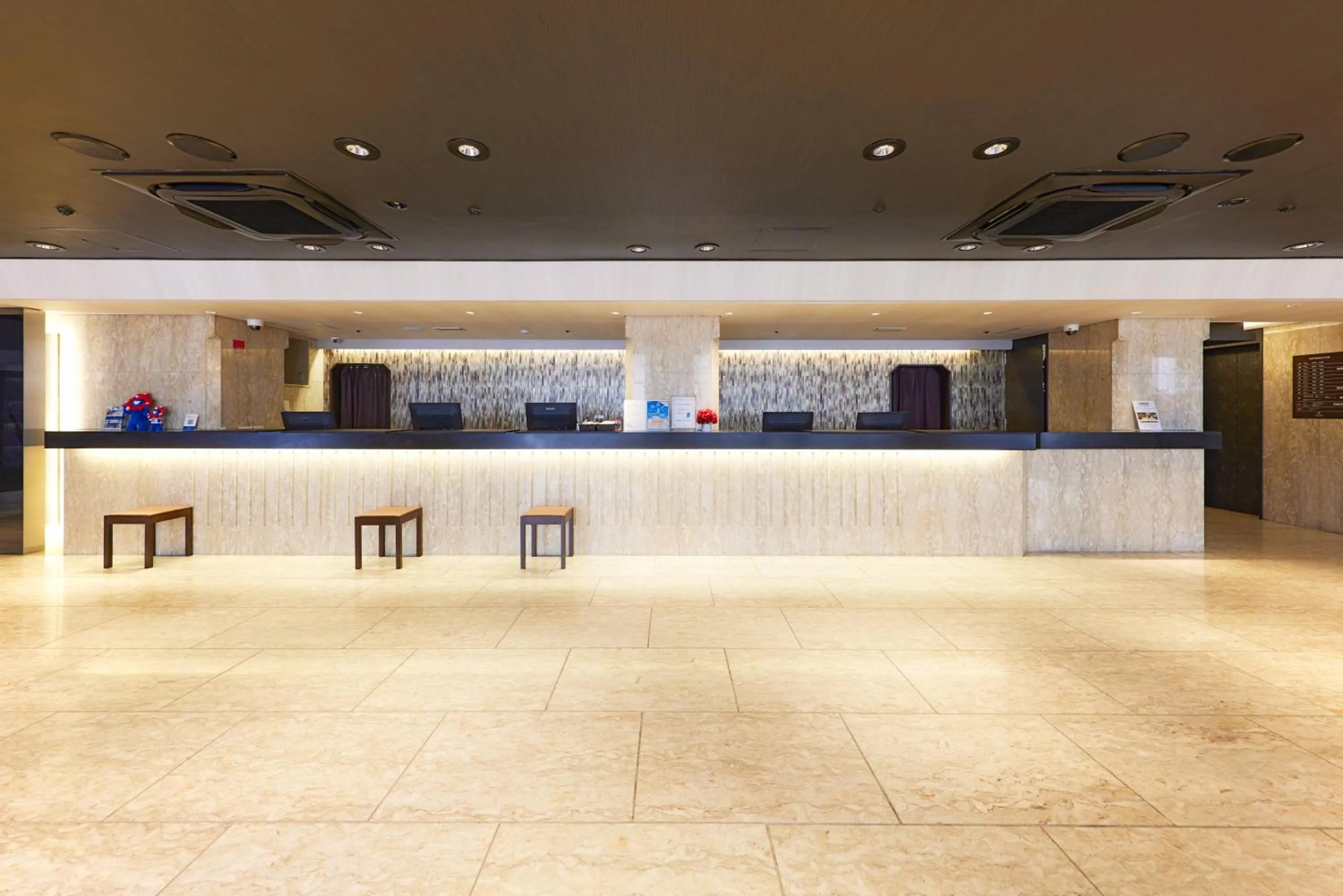 Lobby or reception in Hotel Consort Shin-Osaka
