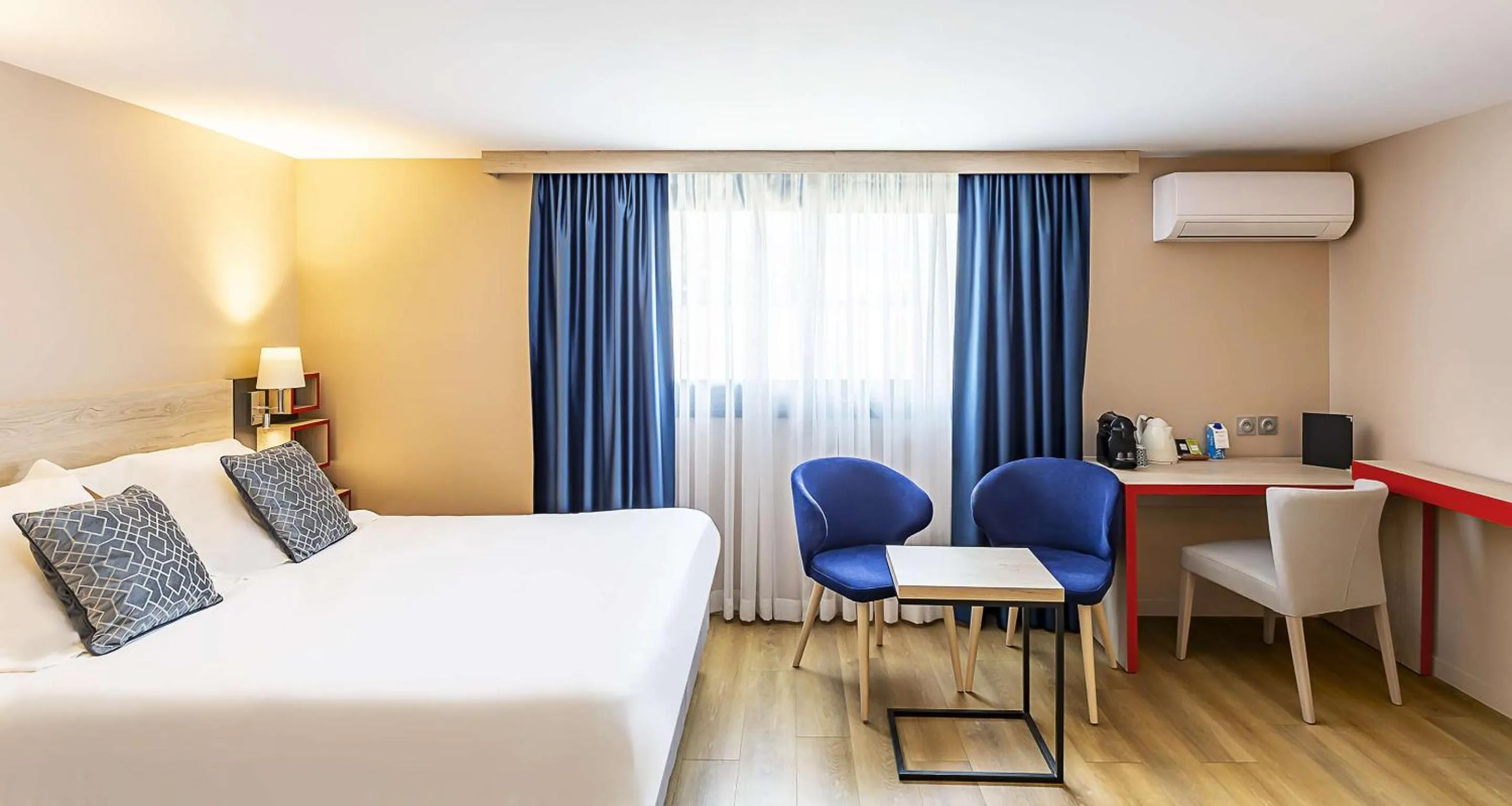 Bed in Best Western Amarys Hotel & Spa