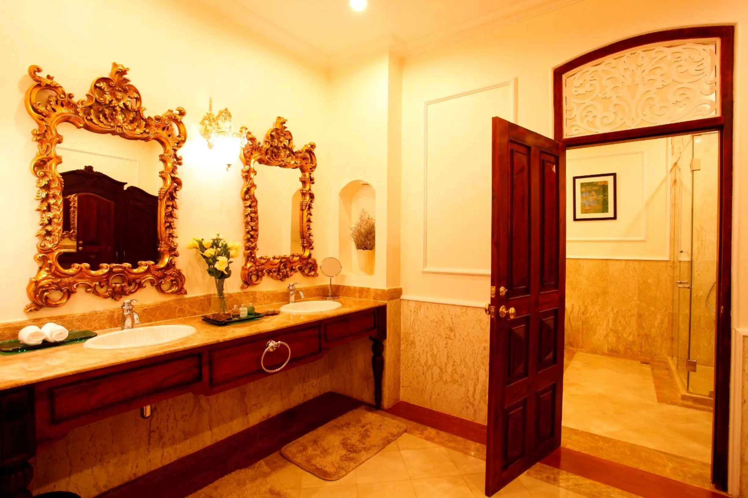 Bathroom in Dhavara Boutique Hotel