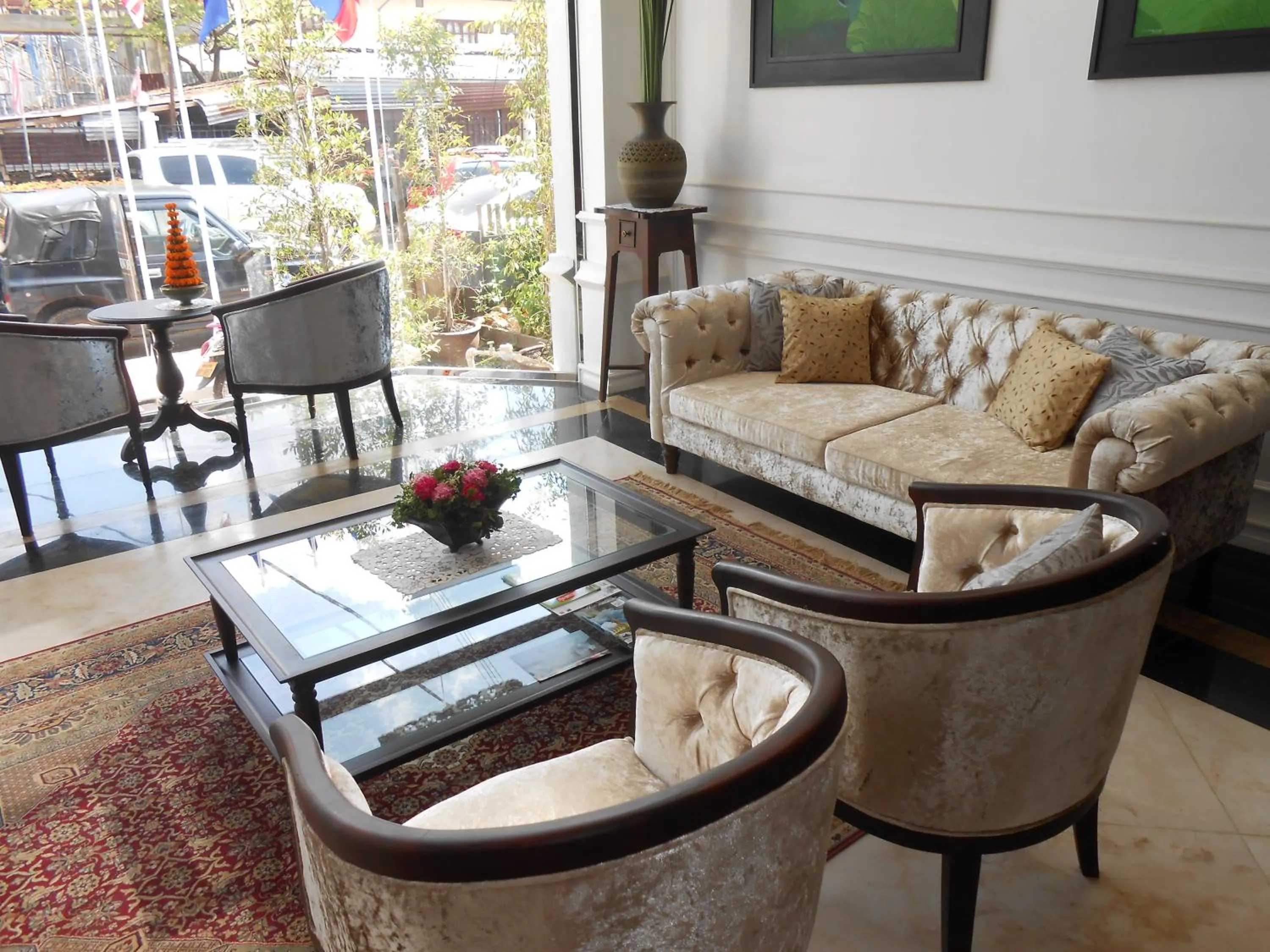 Lobby or reception in Dhavara Boutique Hotel