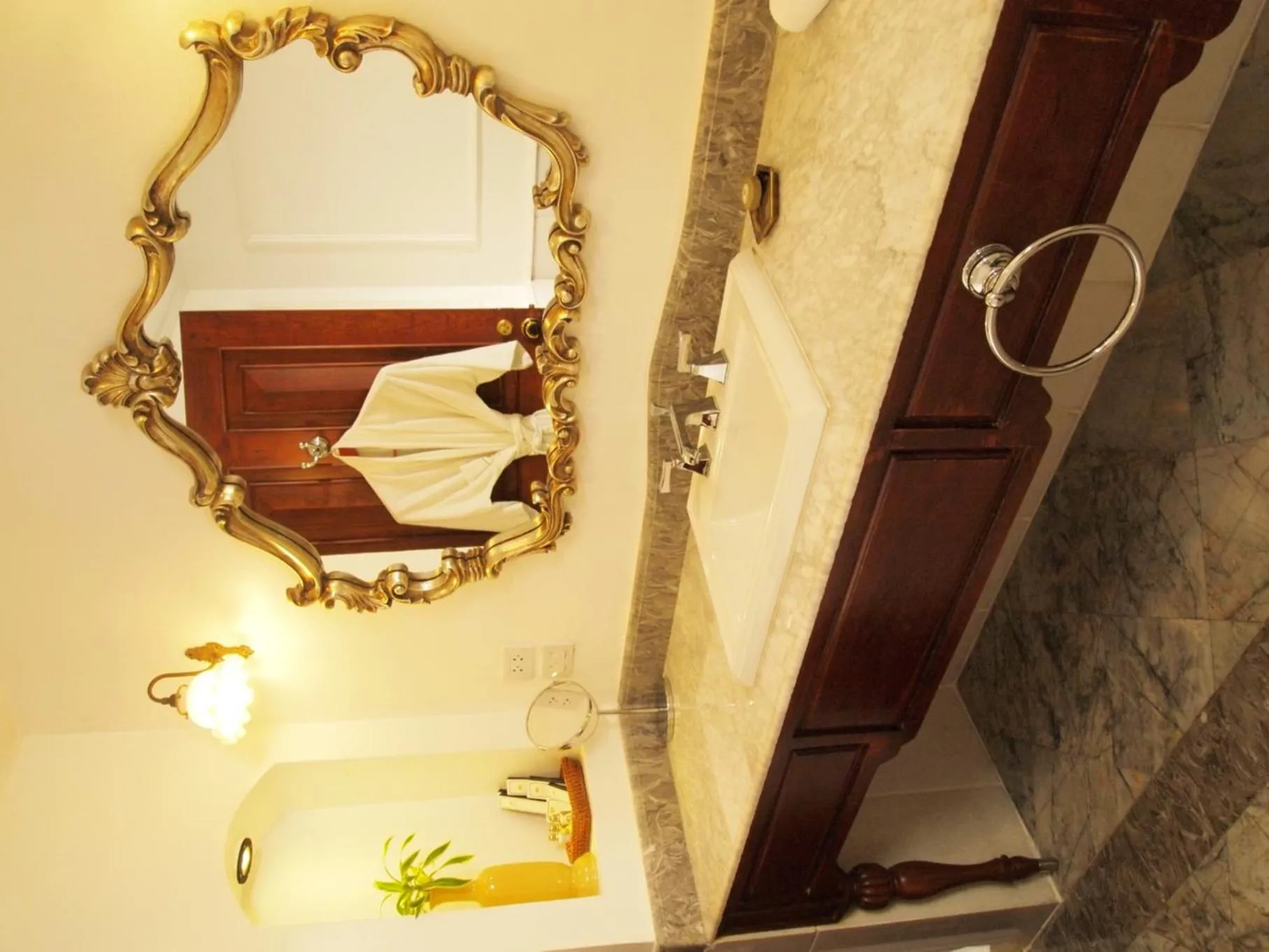 Bathroom in Dhavara Boutique Hotel