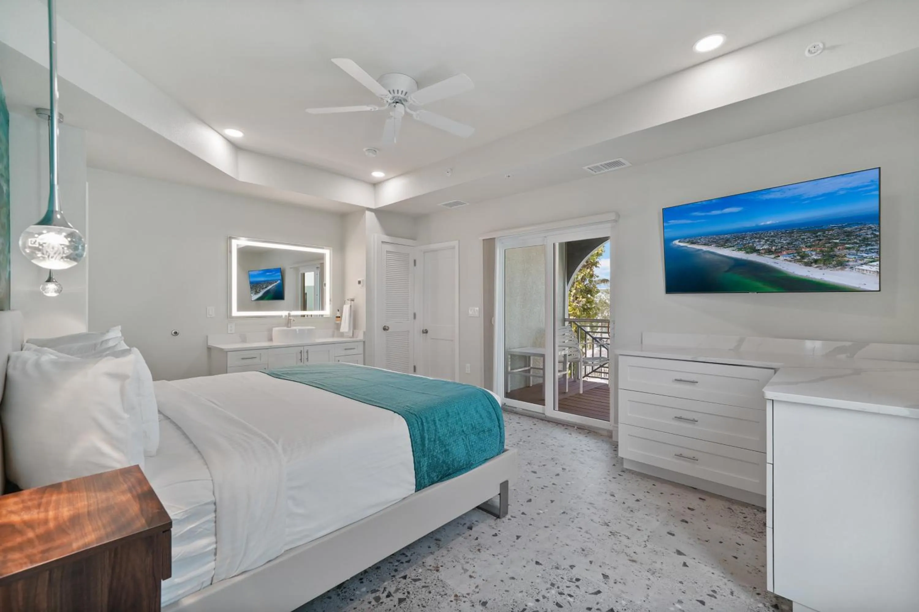 Bedroom, Bed in Bridgewalk, a Landmark Resort