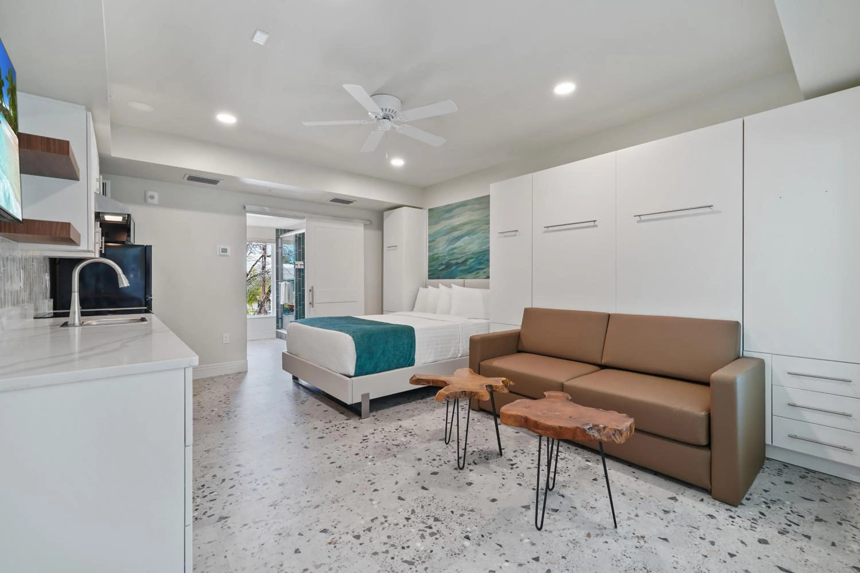 Photo of the whole room in Bridgewalk, a Landmark Resort