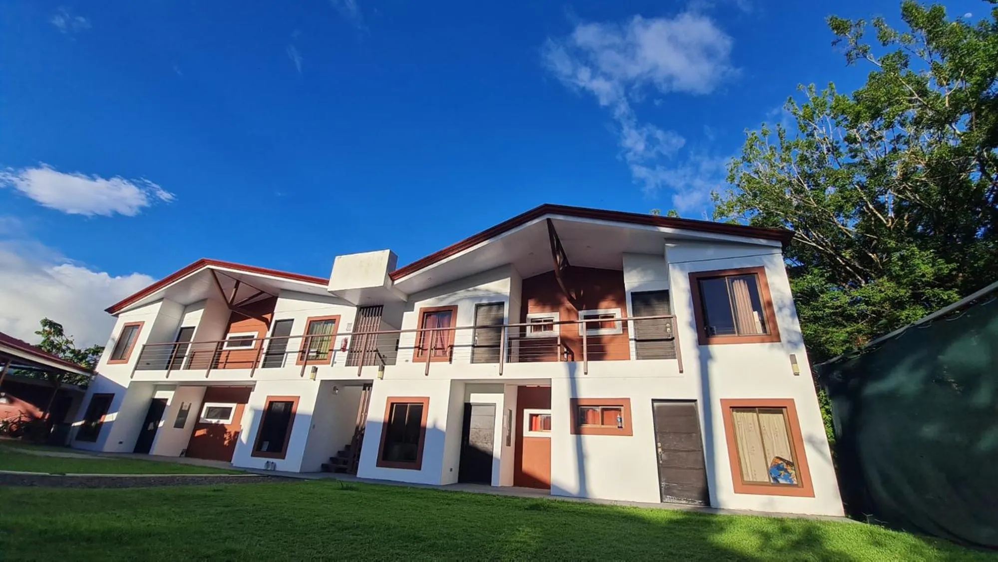 Property building in Hotel Vive Uvita