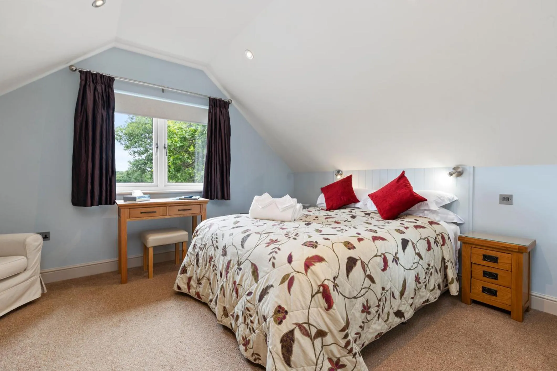 Bed in Canaston Oaks