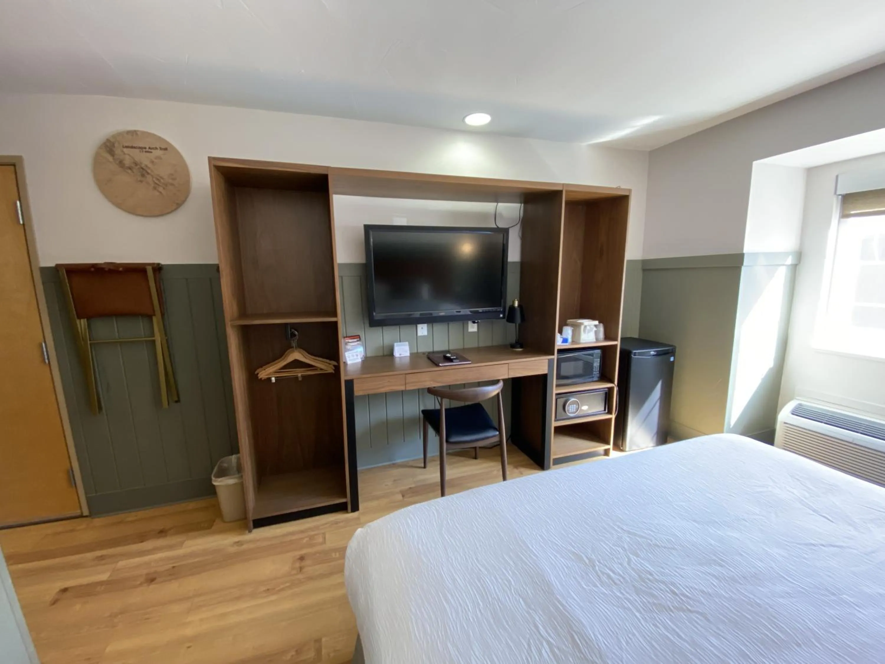 Bedroom, Bed in River Canyon Lodge